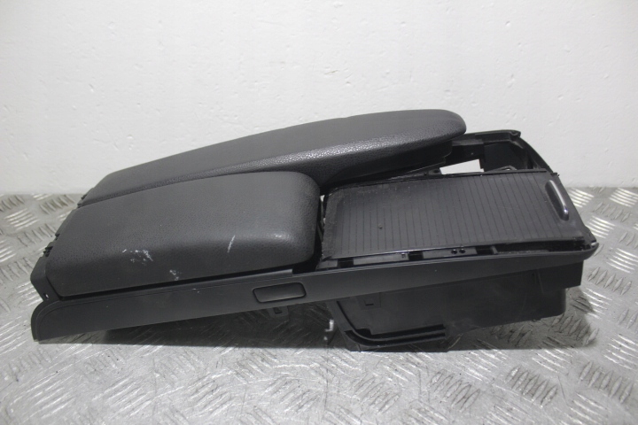 Підлокітник MERCEDES C Class W204