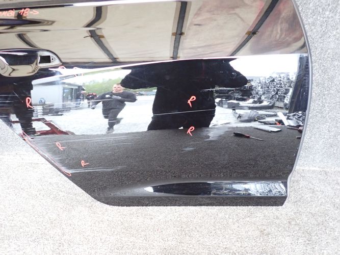 AUDI A6 C8 KOMBI 18- door right rear. rear part