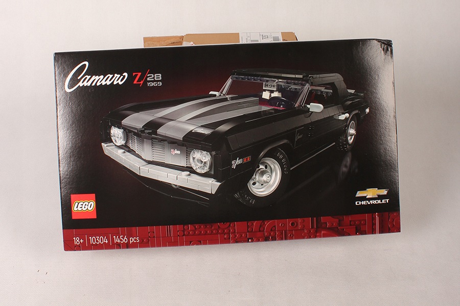 Stavebnice Lego Chevrolet Camaro Z28 1456 dílků (((( promáčklá krabice )))