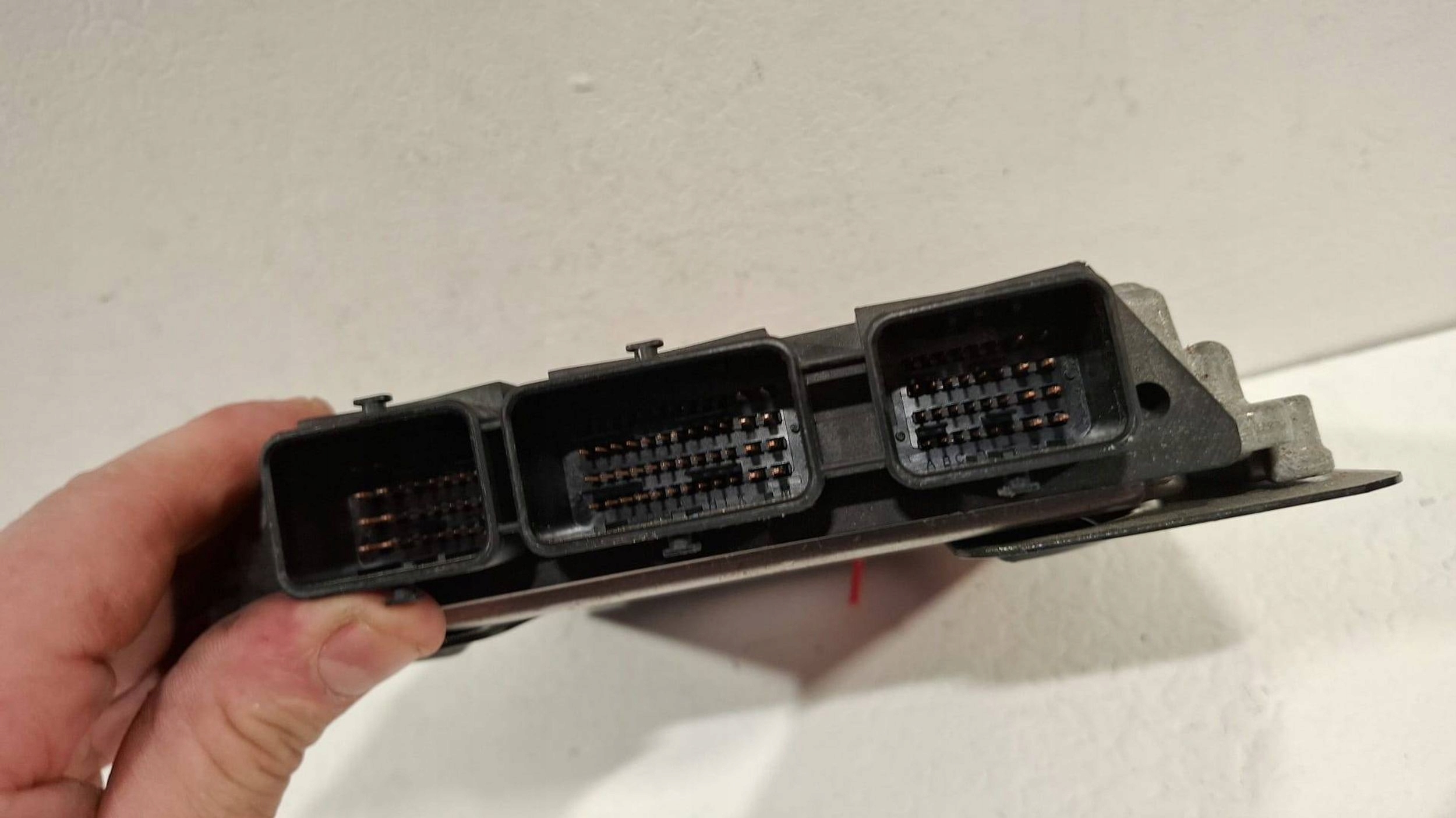 control unit of the engine computer 0281013872 Citroen Peugeot 1.6 HDi
