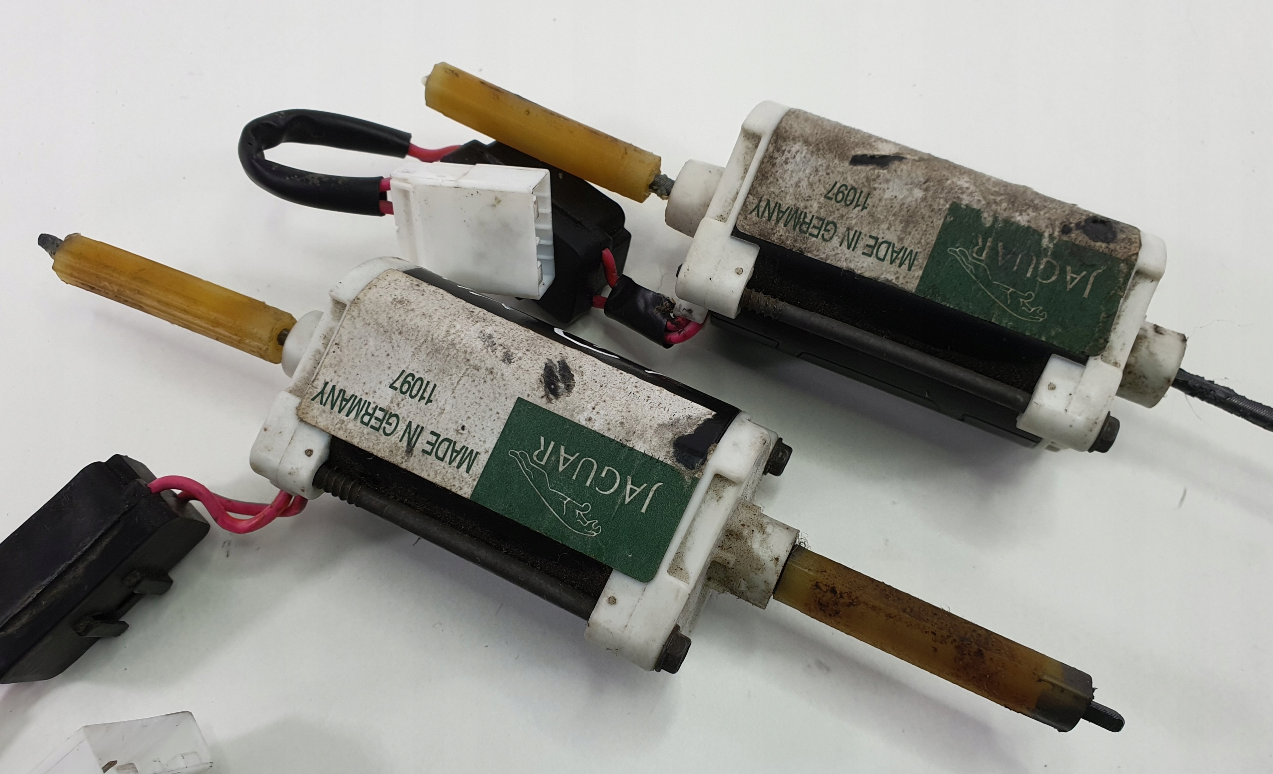 SILNICZEK FOTELA SIEDZISKO JAGUAR XK XK8 X100 Part manufacturer Other