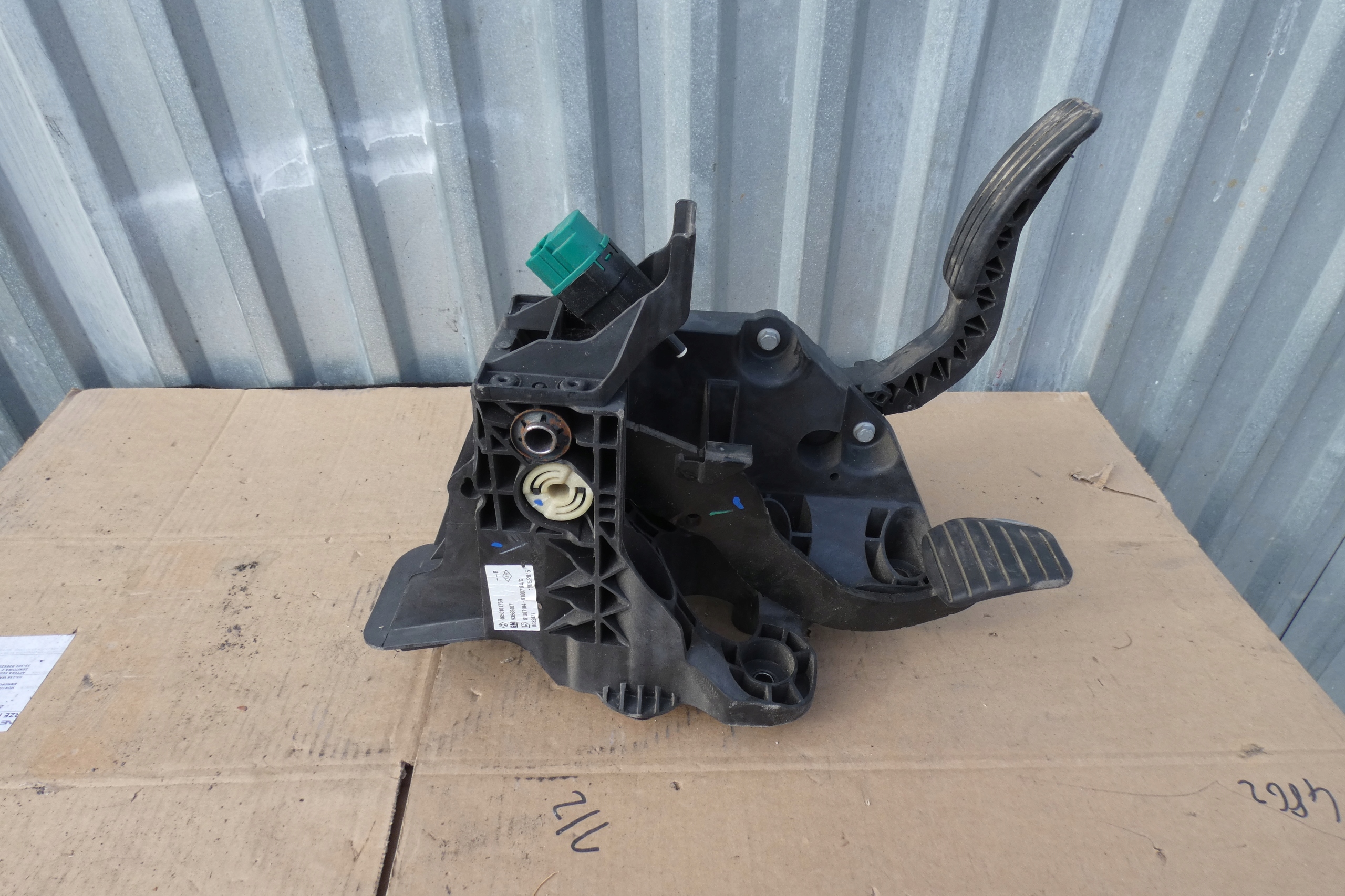Renault OE 465010176R 180020024R