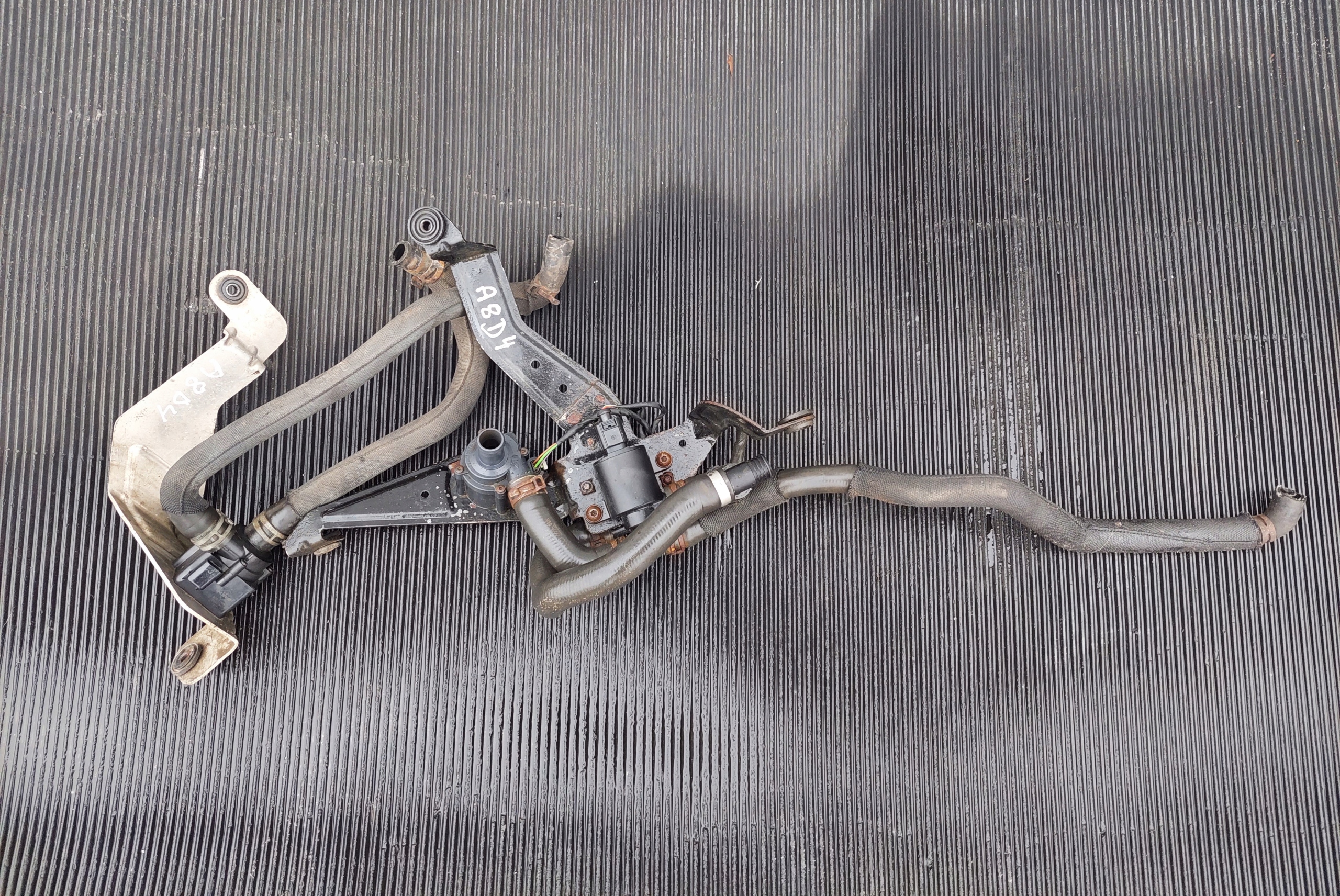 water pump holder KOMPLET AUDI A8 D4 4.2 TDI