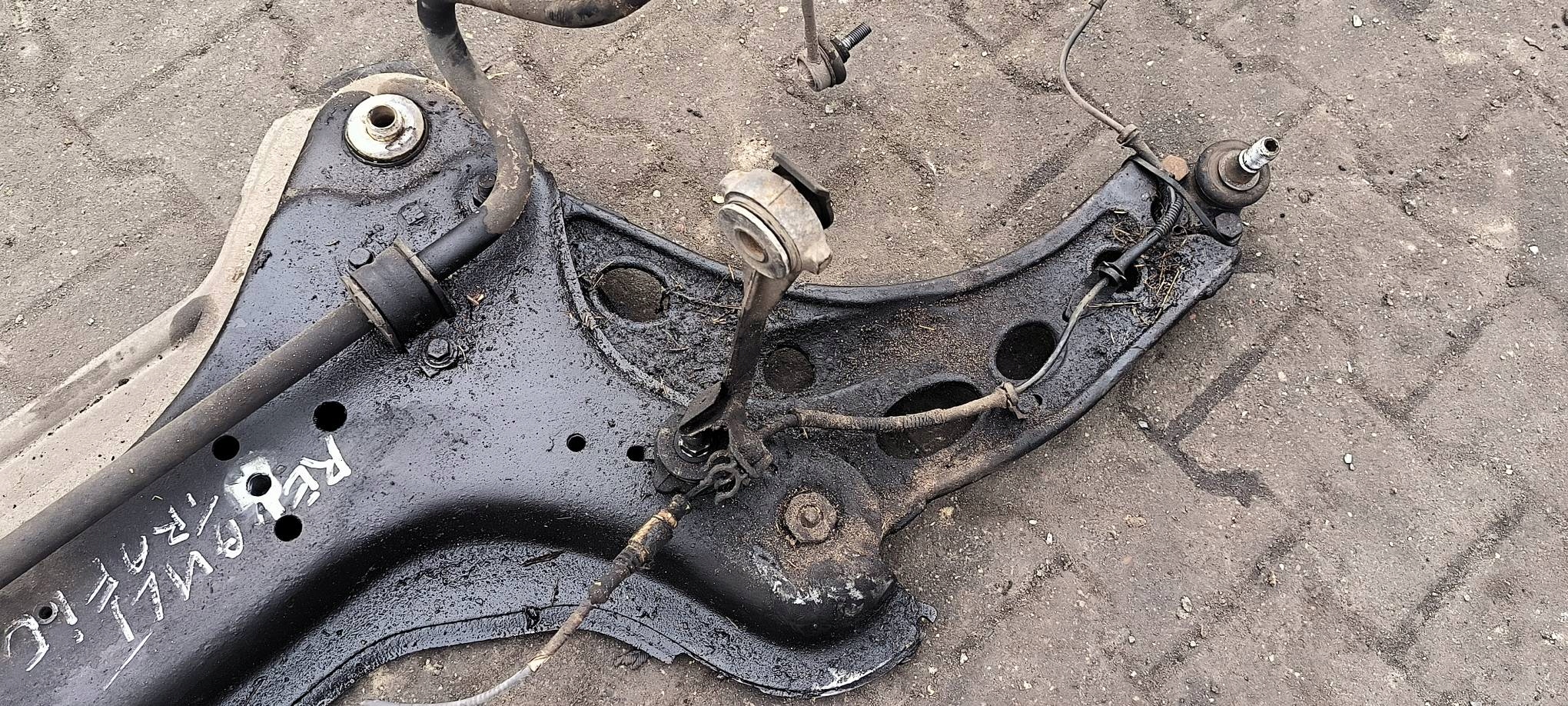 SANKI PRZEDNIE RENAULT TRAFIC II Producent części Inny