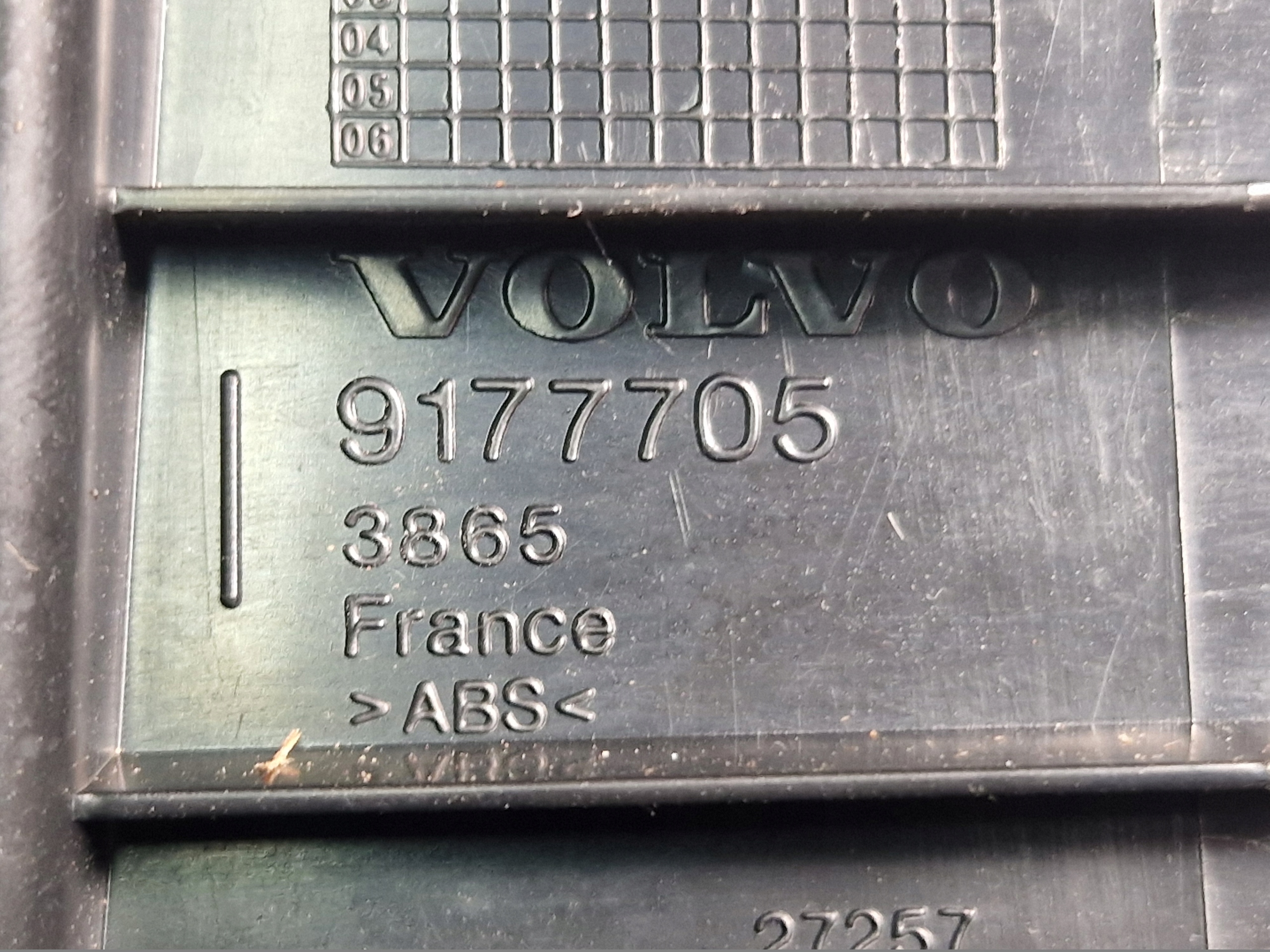 VOLVO V70 II Tachoring PANEL Innen- Blende Abdeckung 9177705