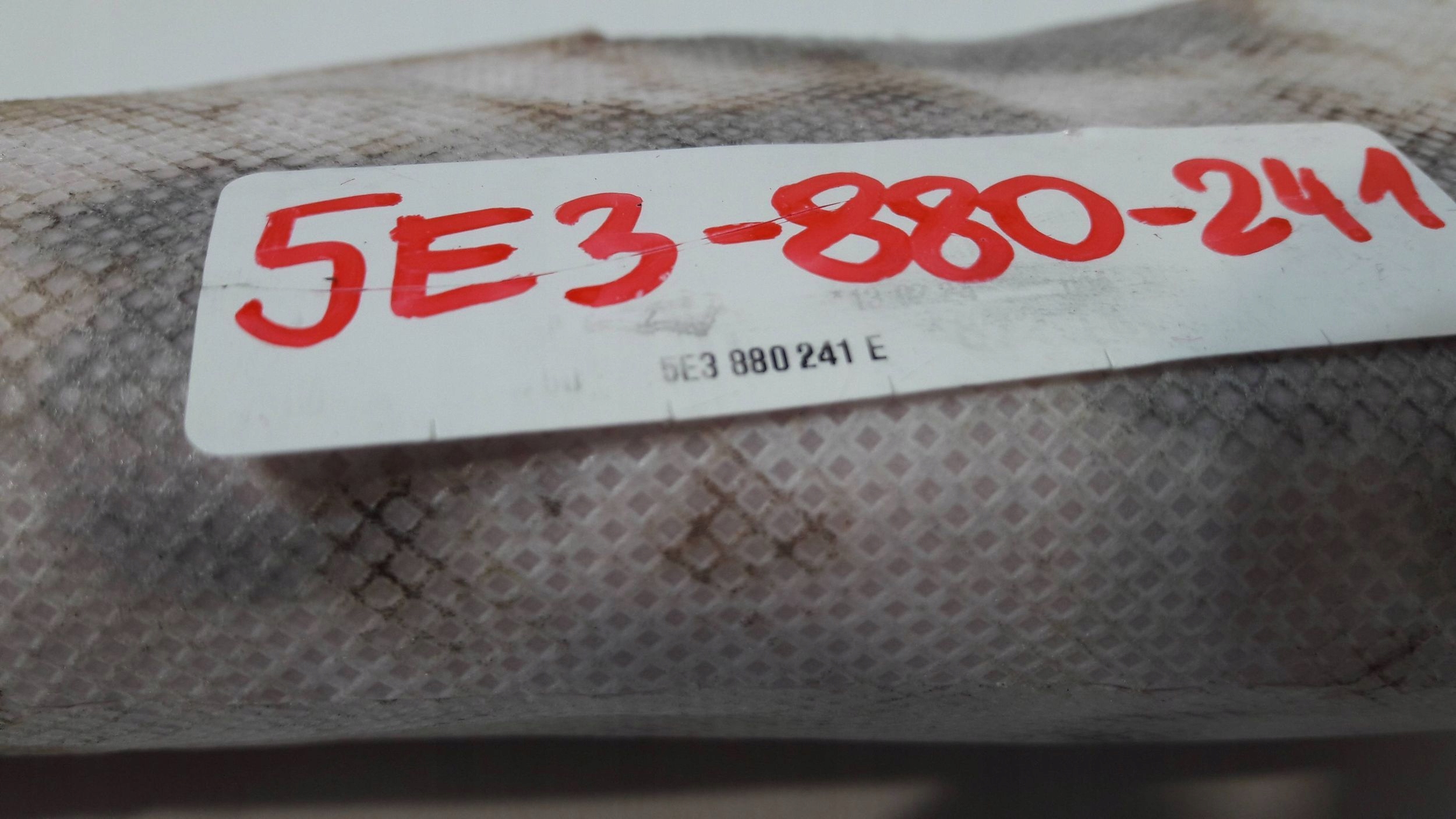 Skoda Octavia Mk4 seat airbag left 5E3880241E (NR32)