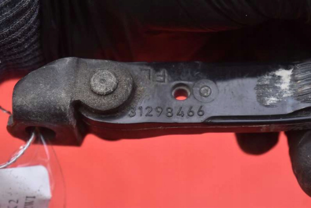 limiter door left front 31298466 VOLVO V60 1 and 10-13