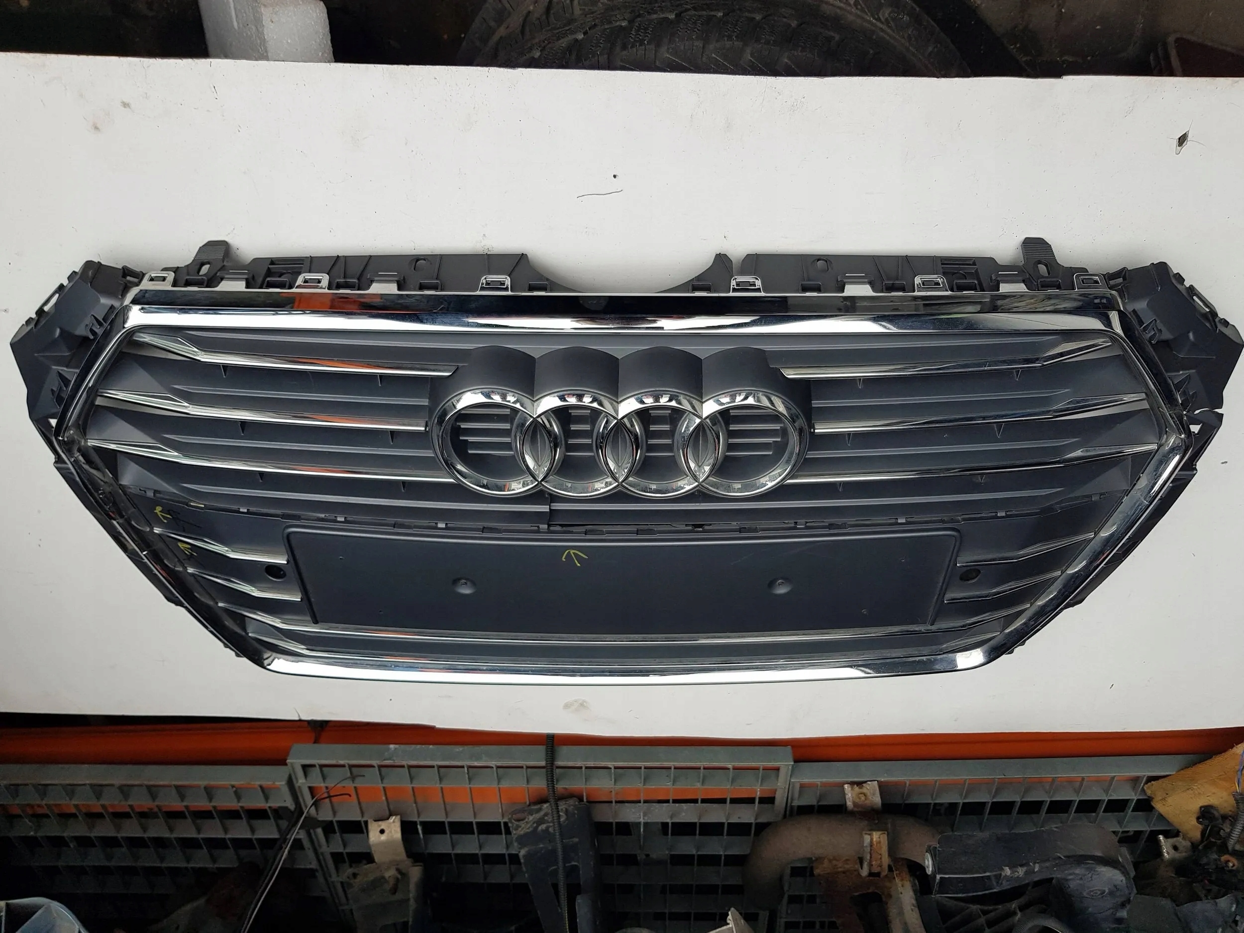 Audi A4 8W0 Kühlergrill FRONTGRILL Kühlergitter 8W0853651AB - Thumbnail 1