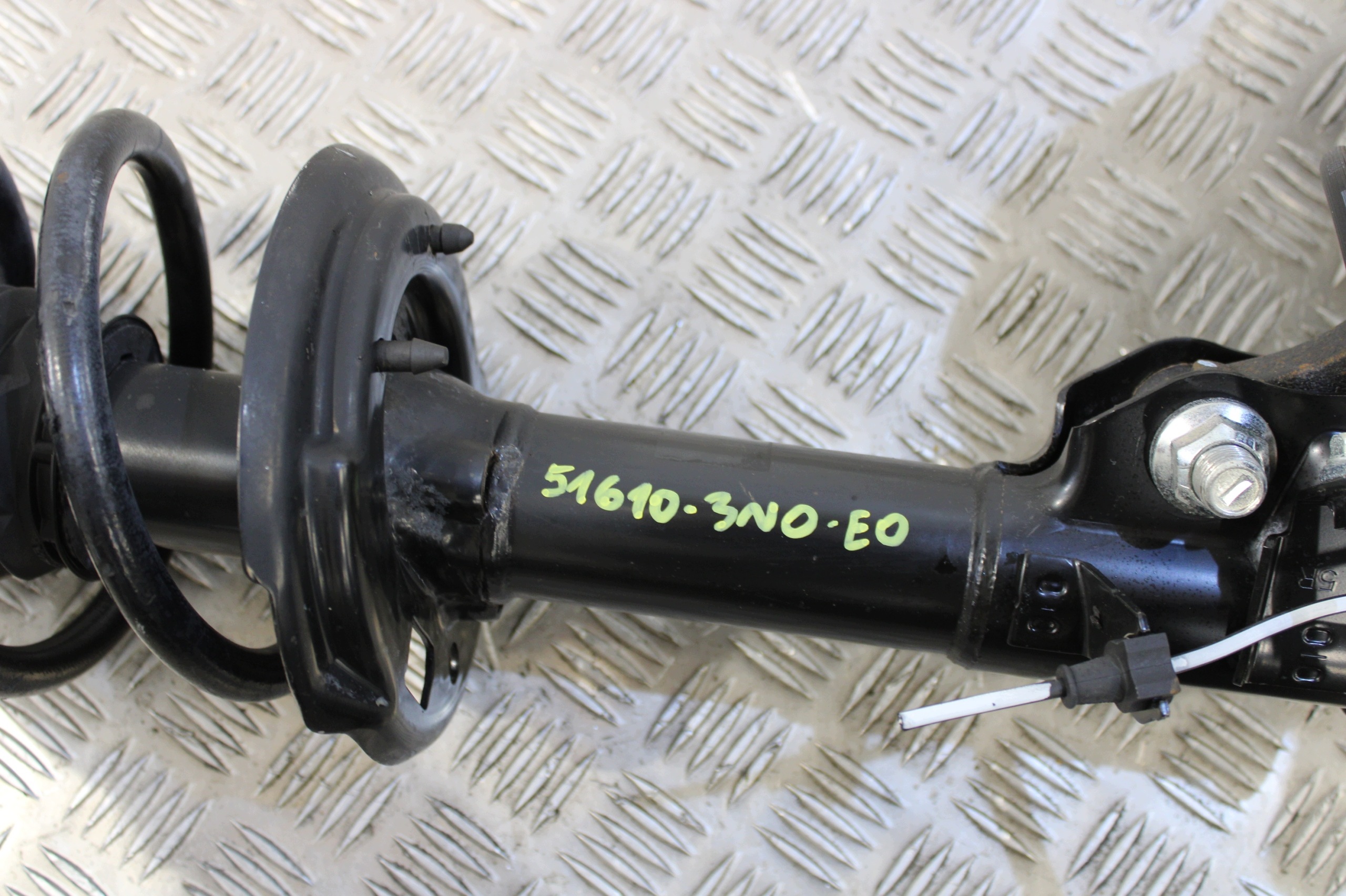 swing McPherson shock absorber left front HONDA HRV H-RV III 3 2021
