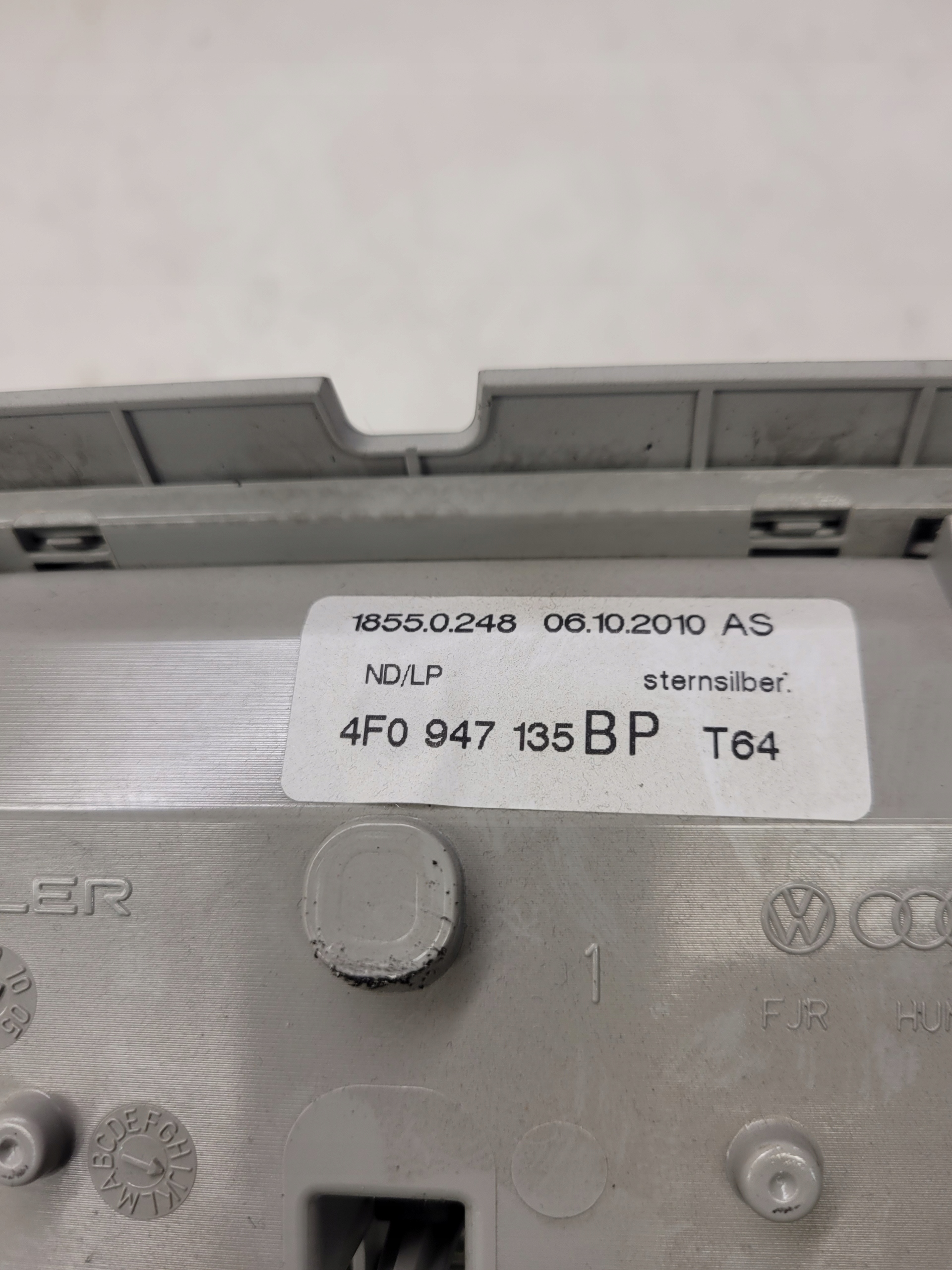 light OSWIETLENIE cabs AUDI A6 C6 4F0947135BP