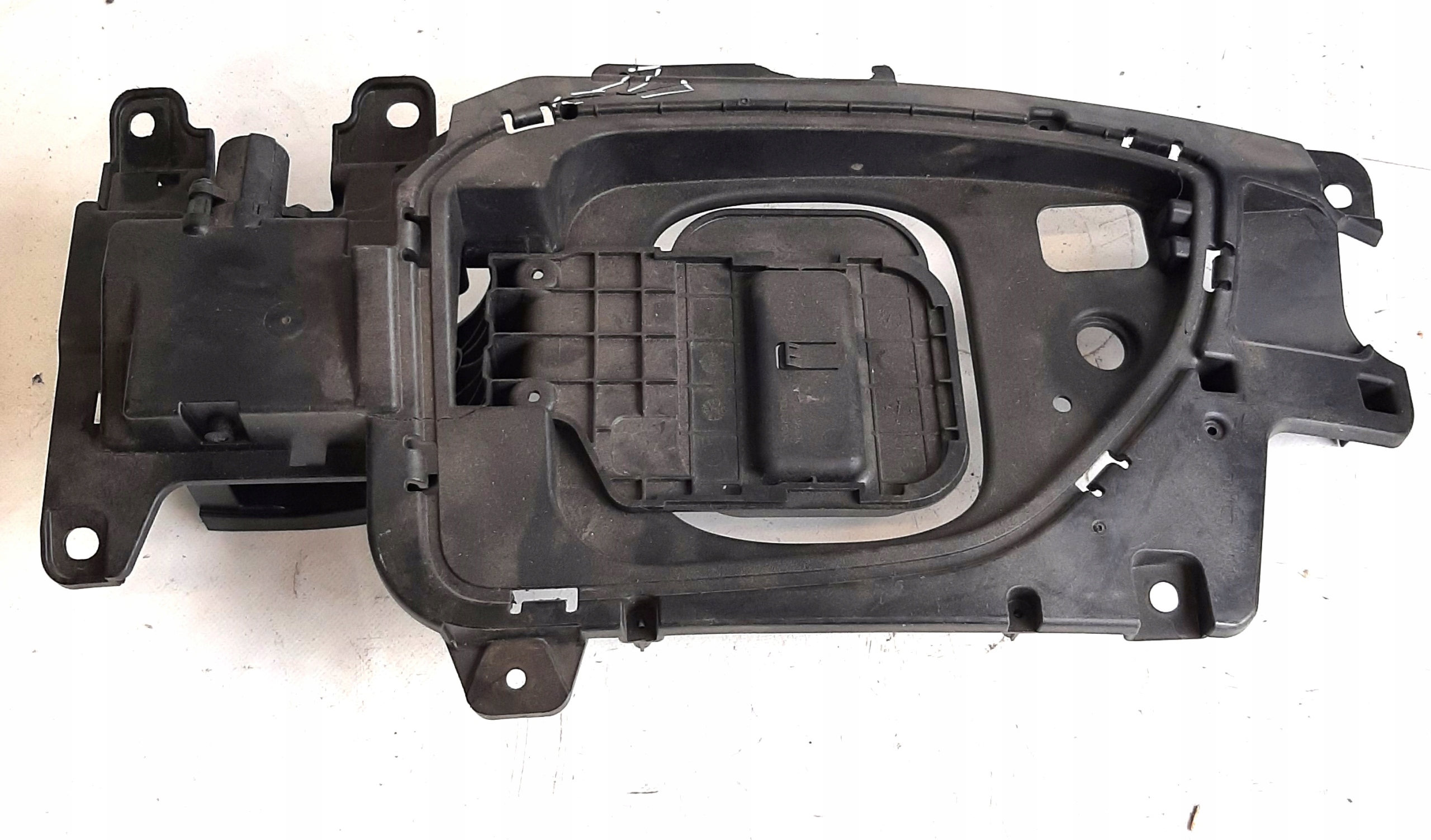 dvířka adapter LADOWANIA HYUNDAI KONA 86340-K4AA0