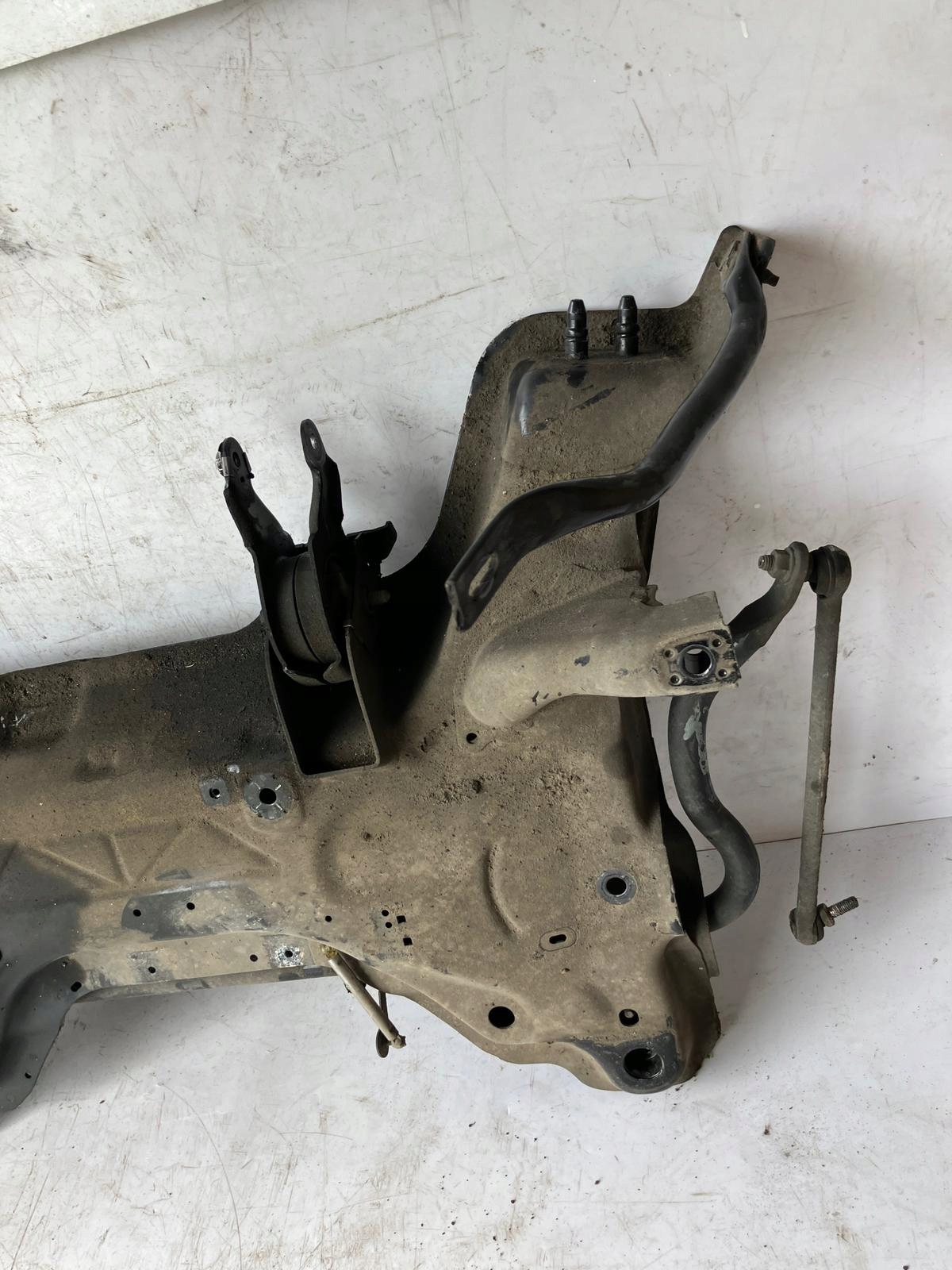axle beam subframe of the engine DS5