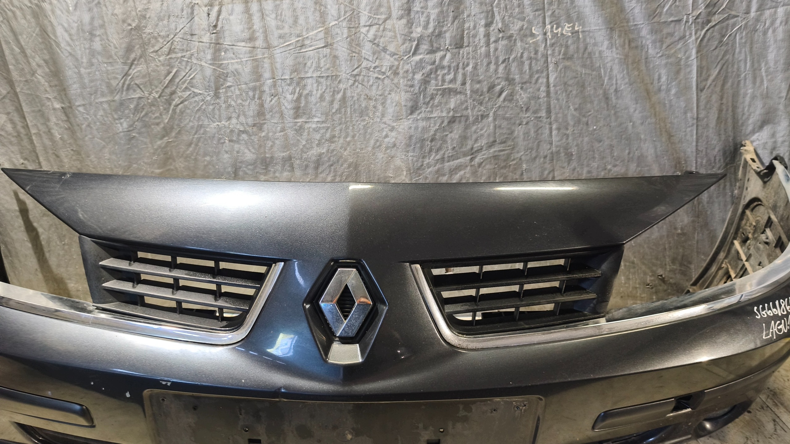 Frontstoßstange RENAULT LAGUNA II FL 2006r