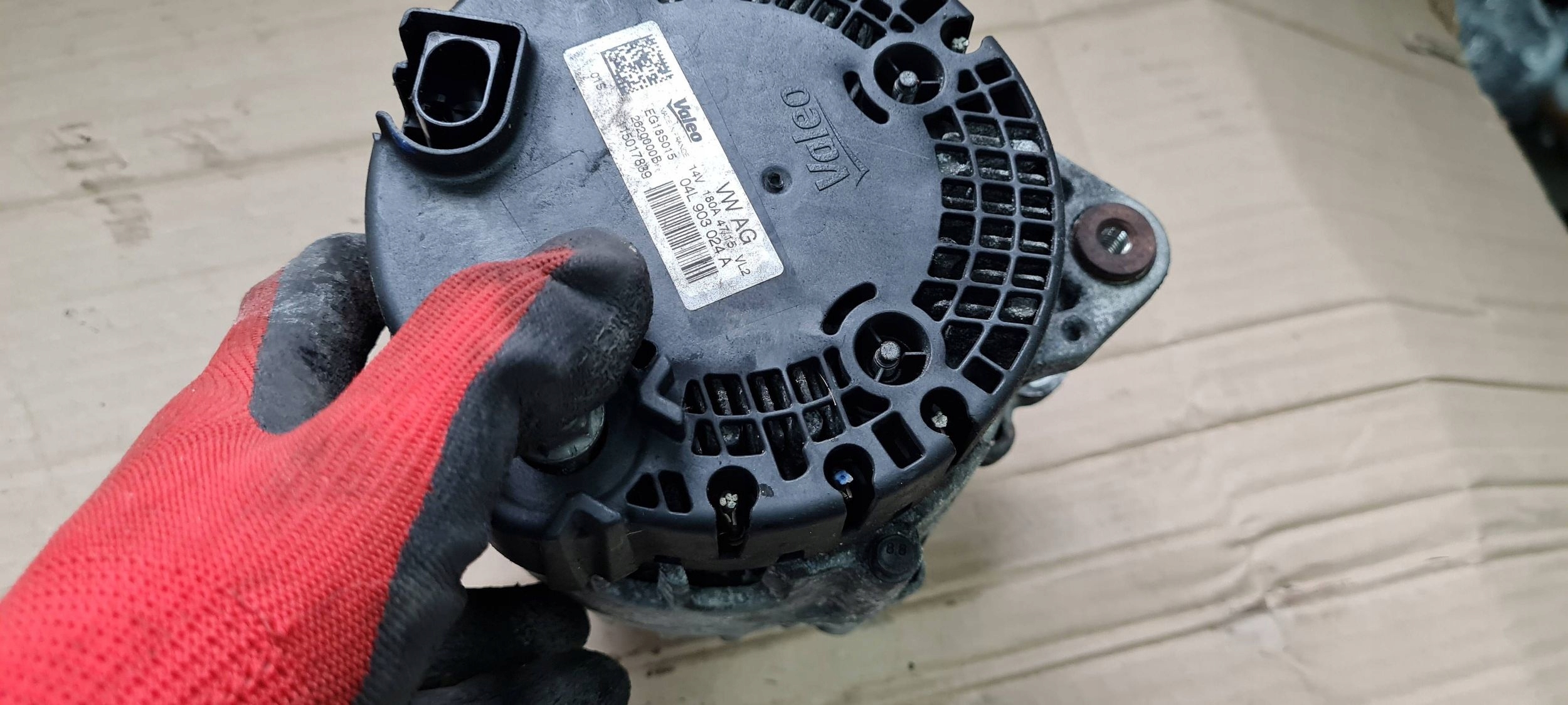 A4 B9 8W ALTERNATOR 2.0 TDI 04L903024A Q5 A6 C7 A5 8W