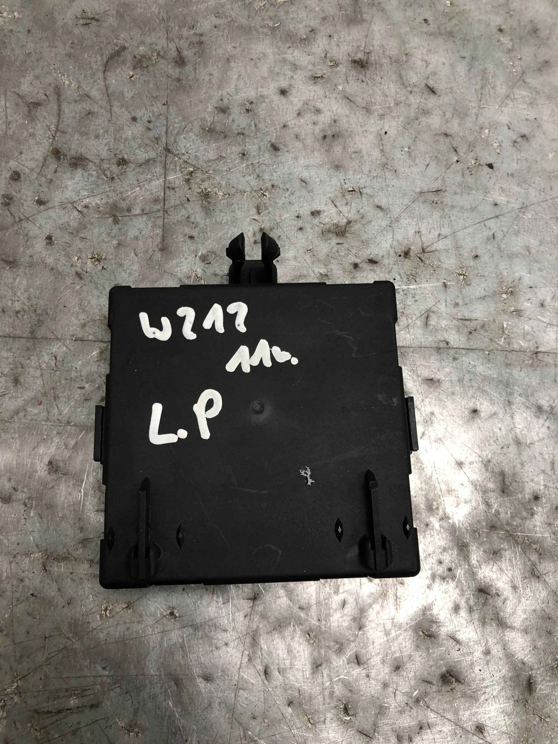 module door left front Mercedes W212 A2129004002