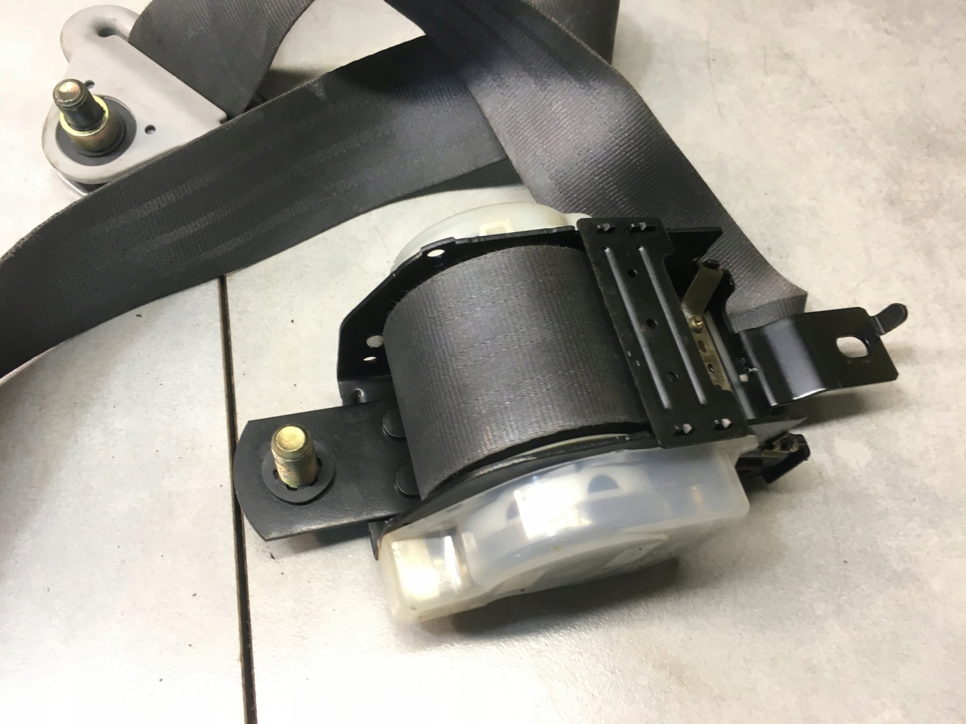 tension belt safety right front HONDA CR-V and
