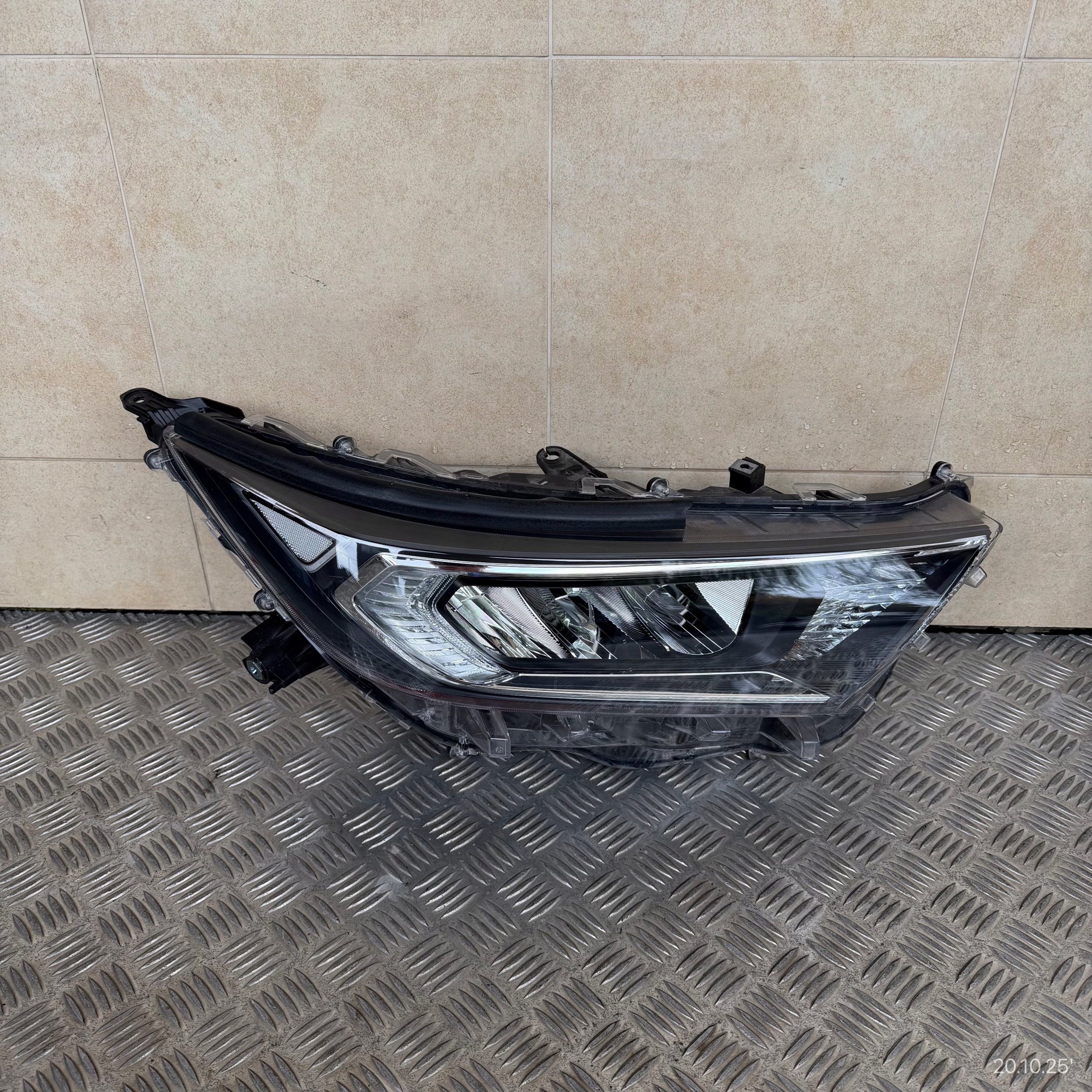light left right lights front KOMPLET TOYOTA RAV4 V RAV-4 V 2020 ROK LED