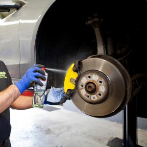 MOTIP ŚRODEK DO CZYSZCZENIA HAMULCÓW TARCZ 600ML EAN (GTIN) 4048500307287