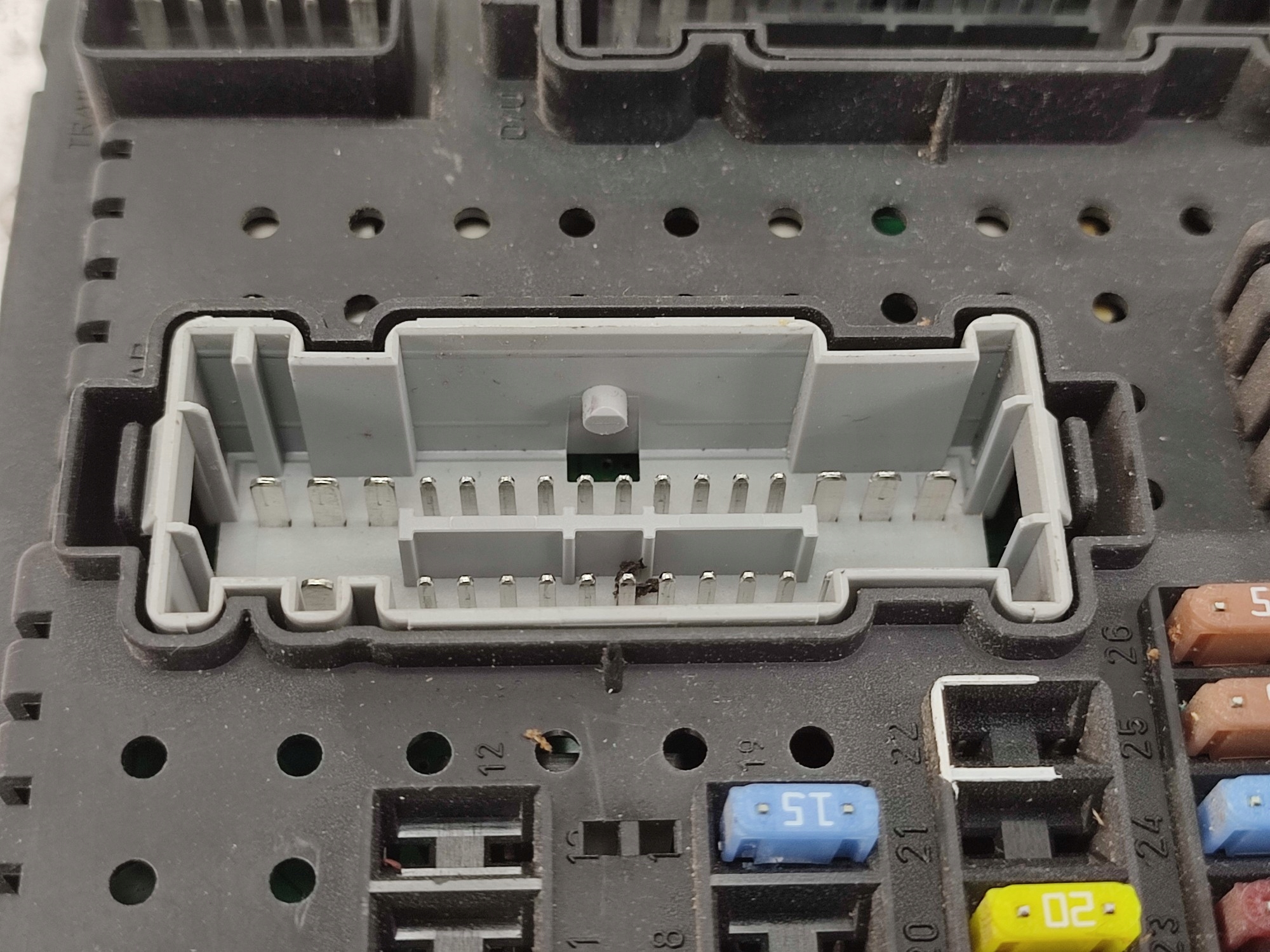 Module REM Module fusibles VOLVO XC90 et 2002-... 28017881