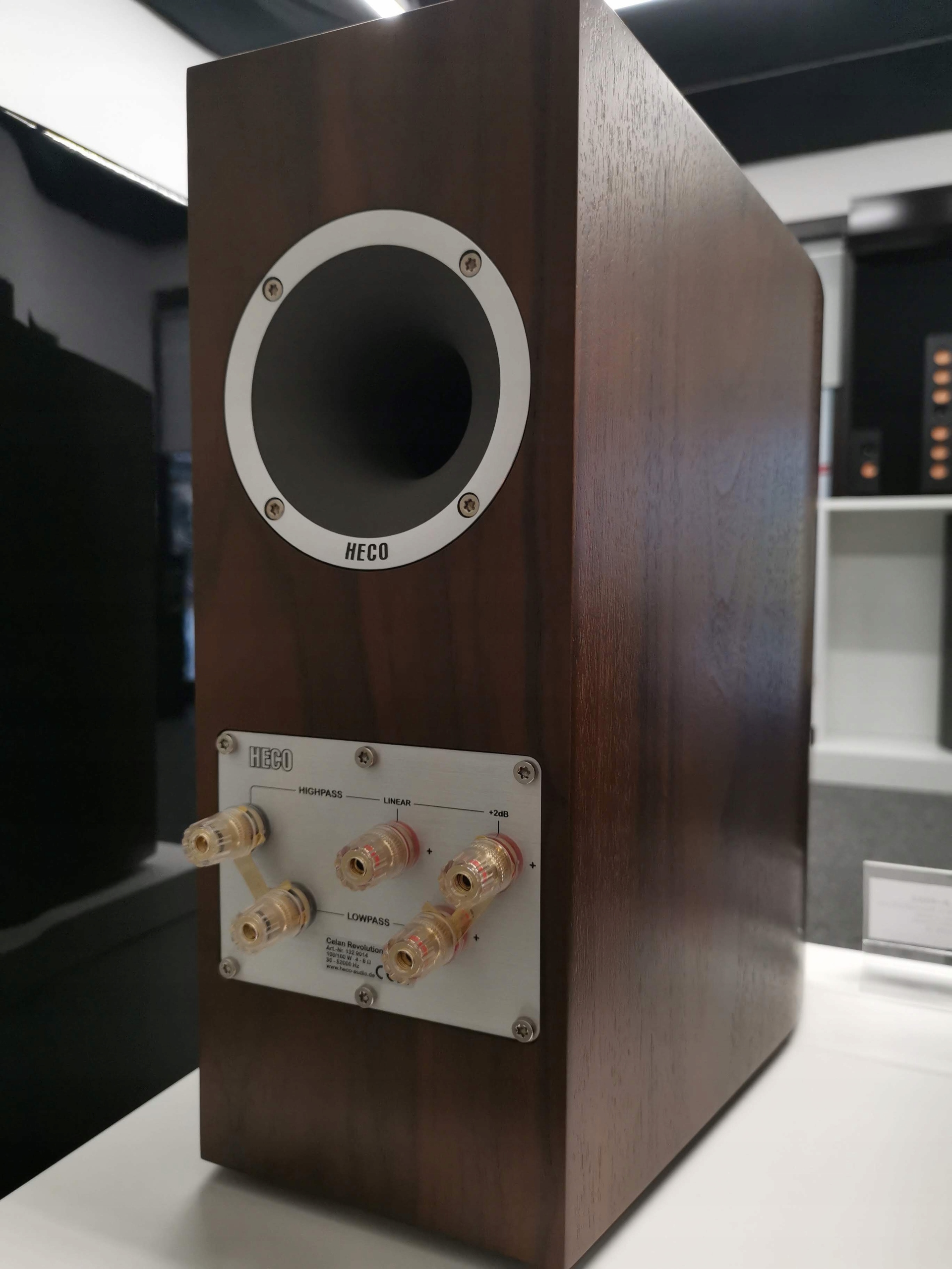 HECO Celan Revolution 3 KOLUMNY PODSTAWKO Espresso Rodzaj półkowe