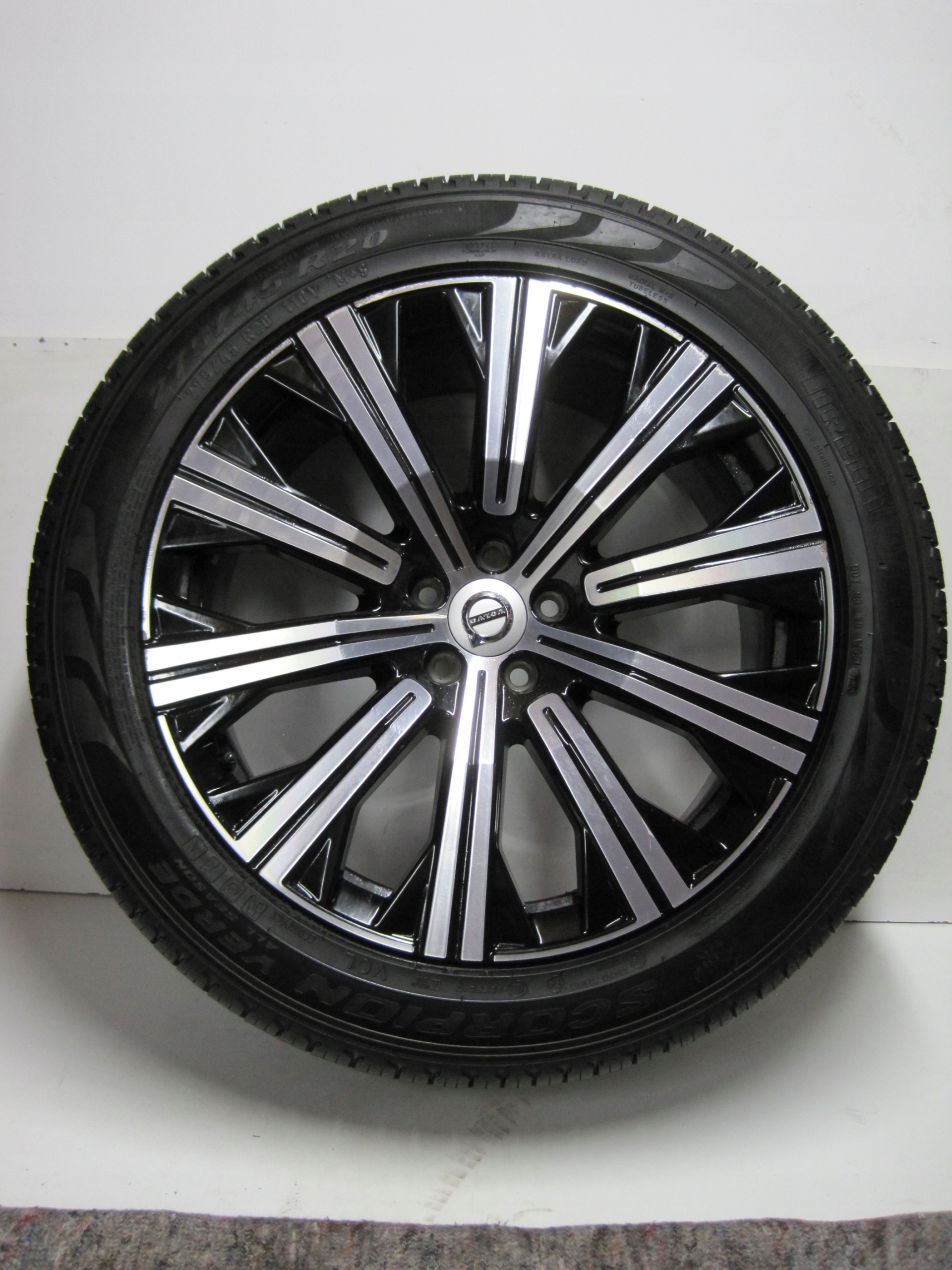wheels discs tyres VOLVO XC90 II R20 M+S 3mm