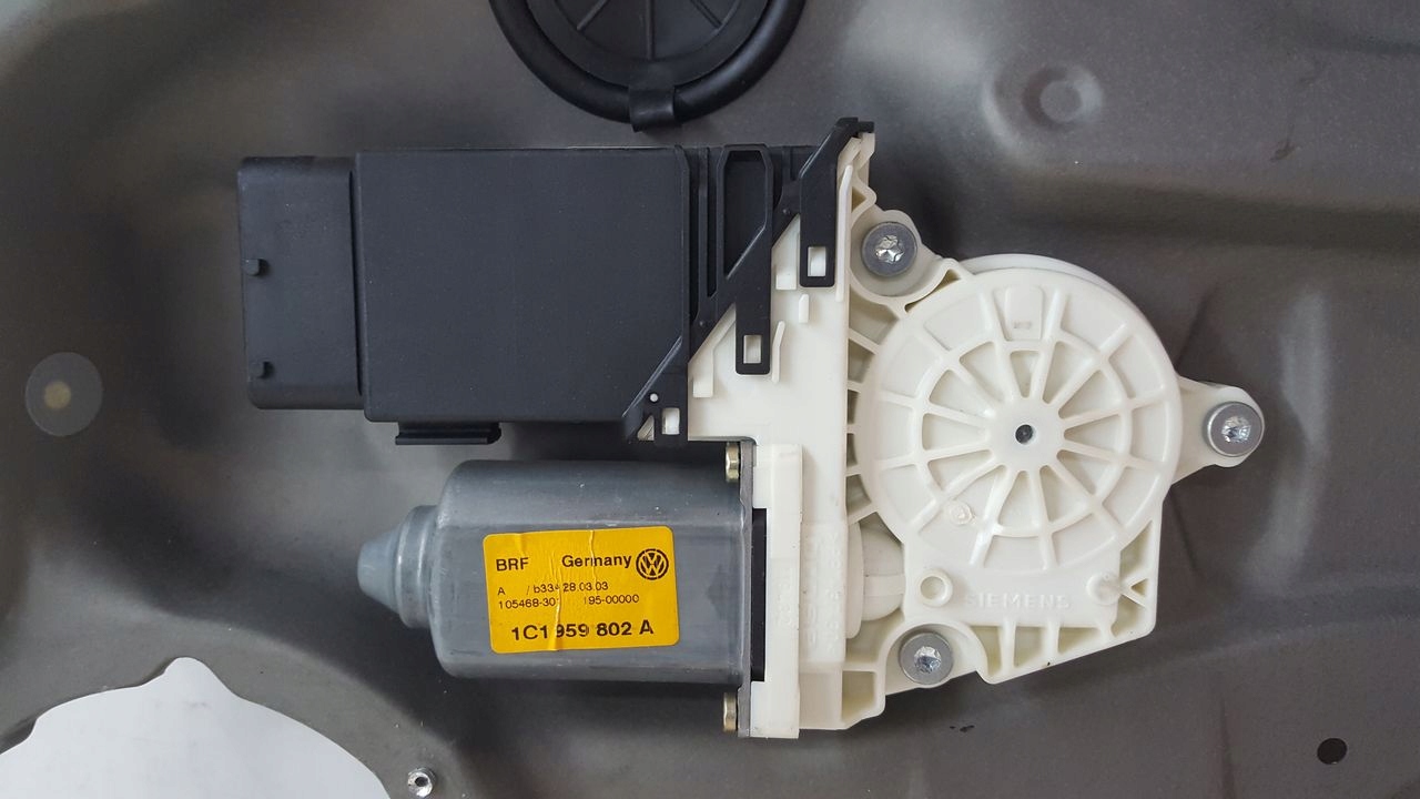 window regulator right front VW Golf IV