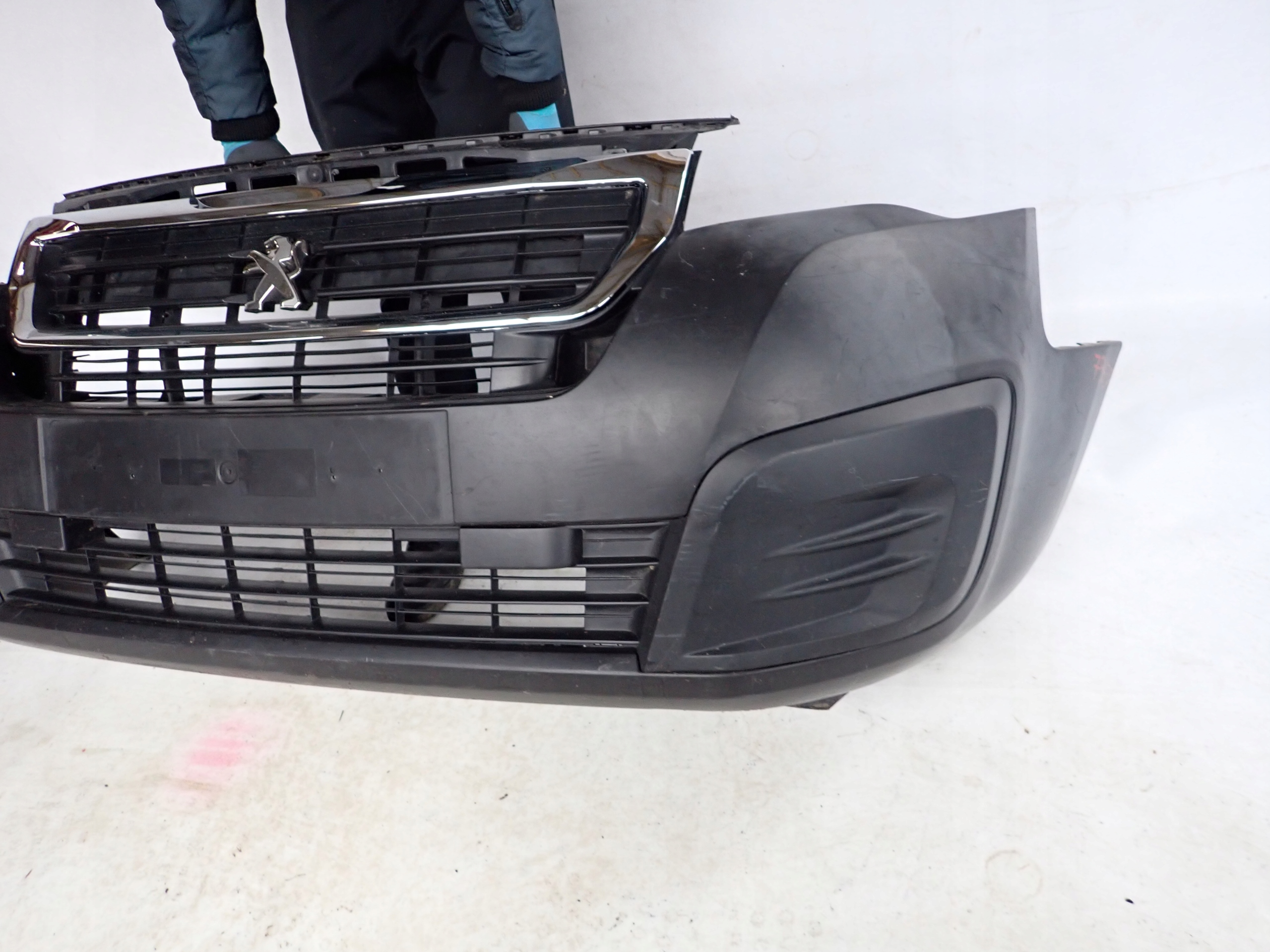 PEUGEOT PARTNER III LIFT 15-18 bumper front front pillar 9810923277