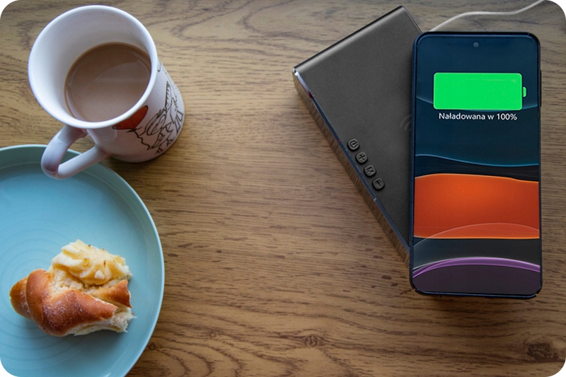 Ładowarka Indukcyjna STACJA ŁADUJĄCA do telefonu z Budzikiem Termometrem Kolor czarny