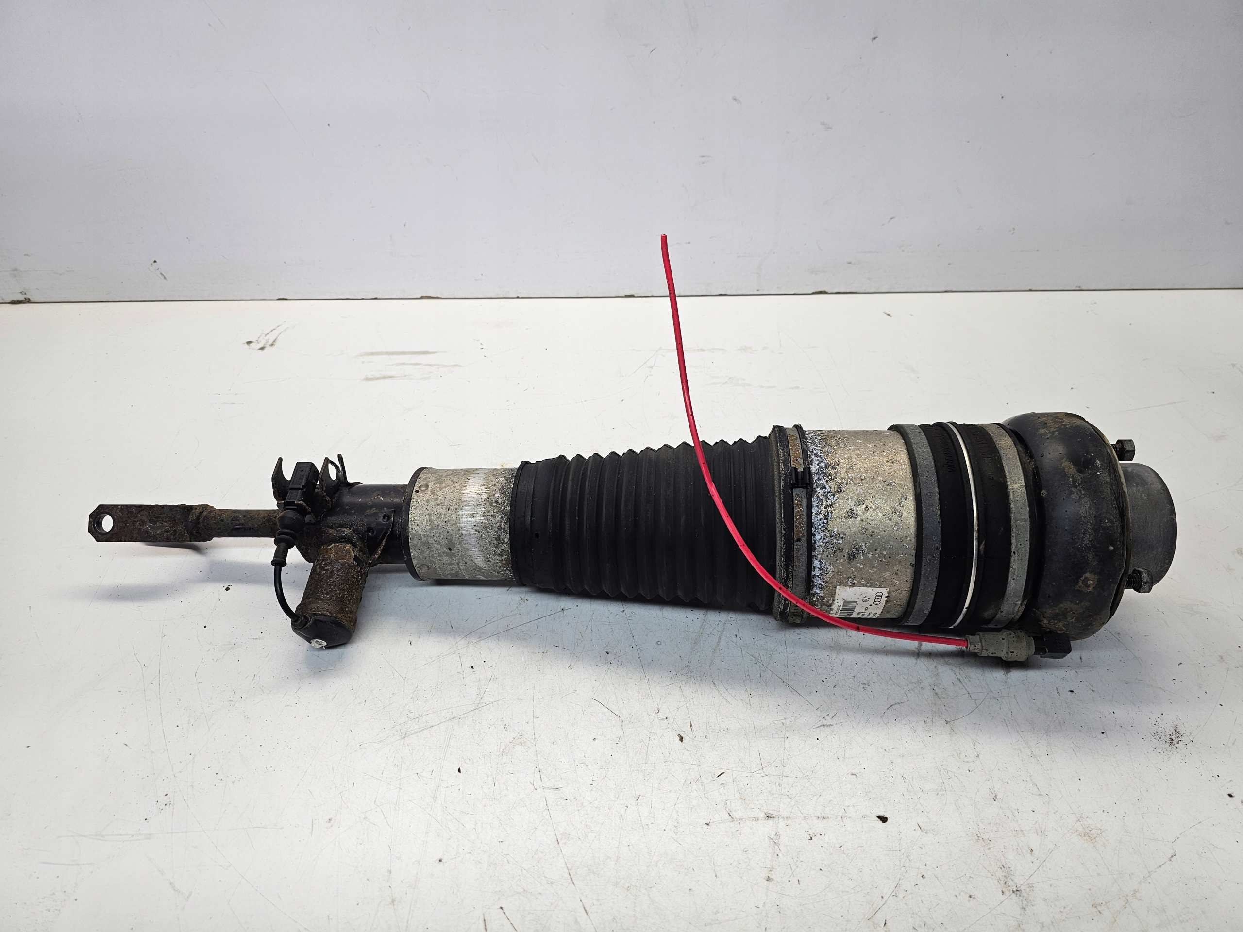 shock absorber left front AUDI A6 C6 4F0616039AA