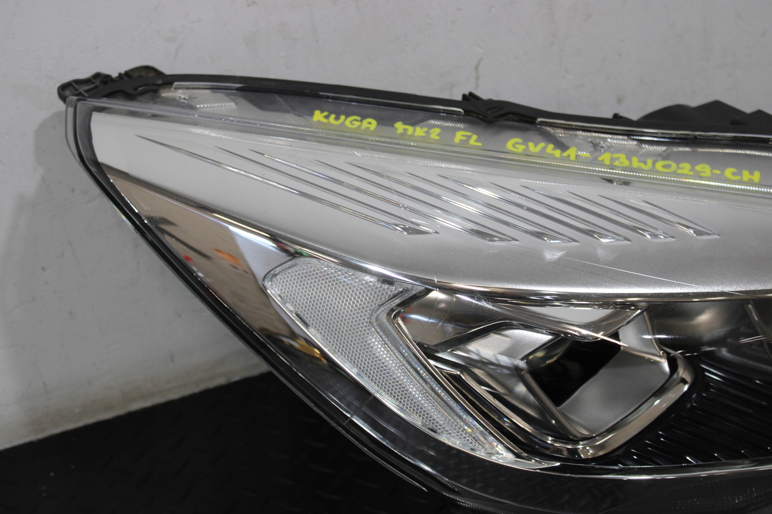 light right front FORD KUGA MK2 LIFT GV41-13W029-CH