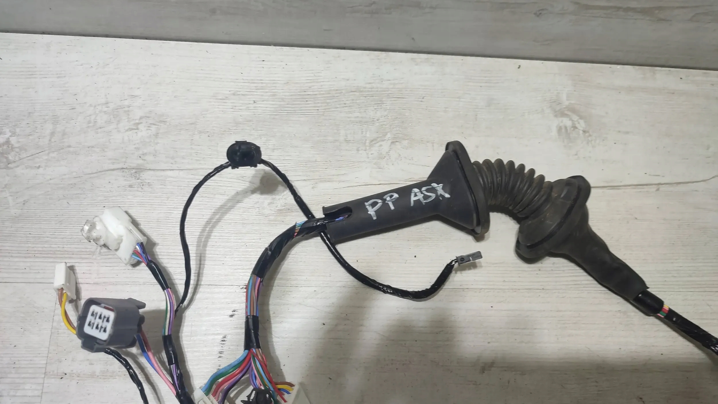 Mitsubishi ASX 18r. 1.6DiD front side right bundle przewodow door