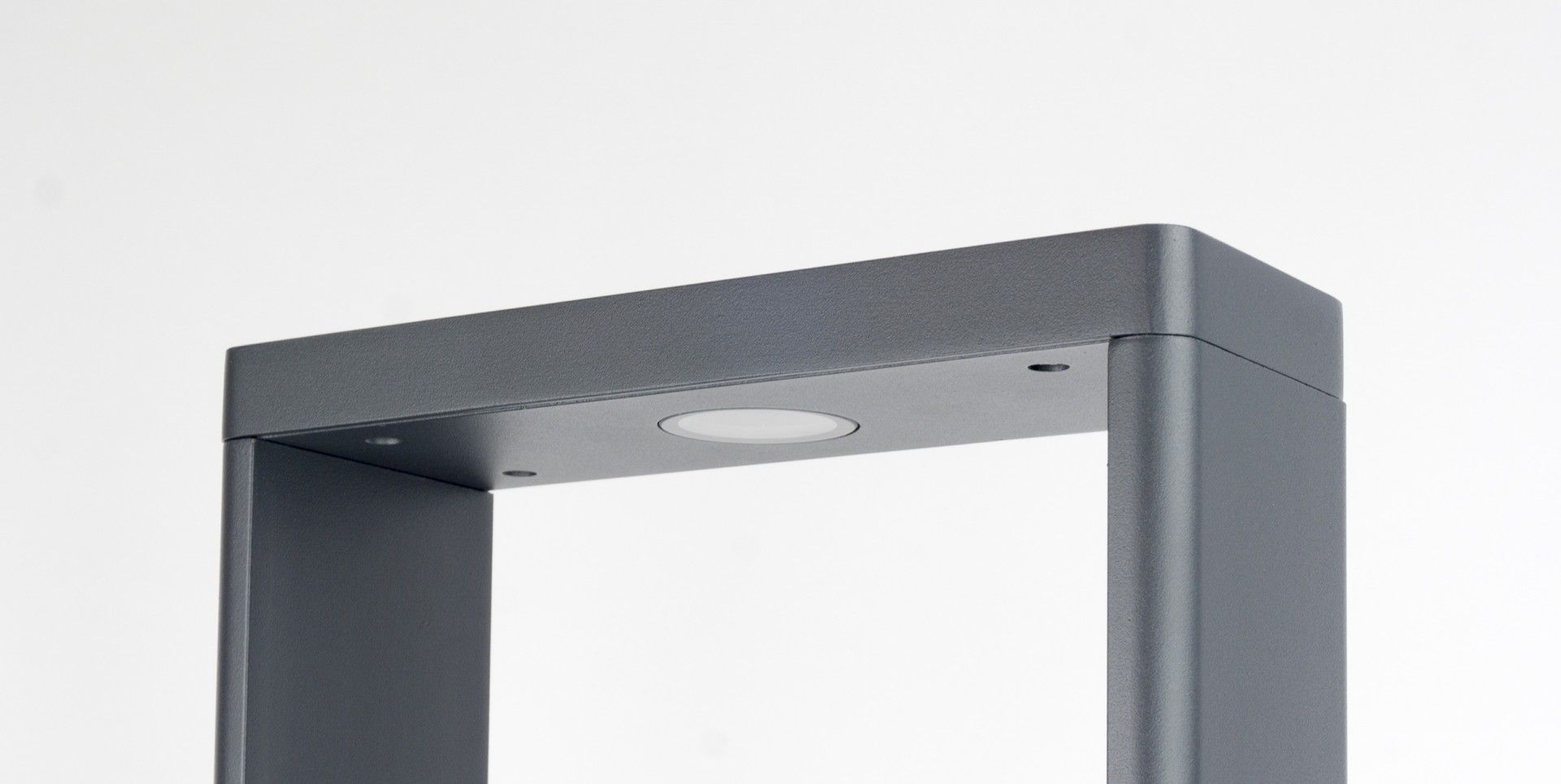 Kinkiet ogrodowy zintegrowane źródło światła LED 23x8,6x20 CIEMNY POPIEL Kod producenta Form B FLS-K100