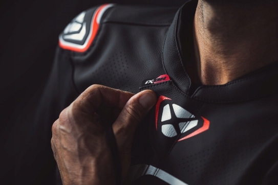 IXON SKÓRZANA KURTKA MOTOCYKLOWA VORTEX 3 WHITE/BLACK XL Kolor czarny