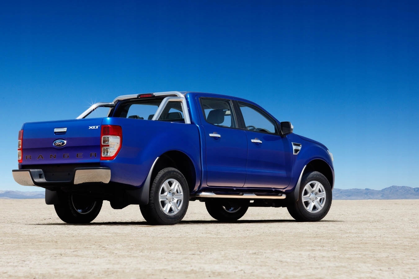 FORD RANGER 2012 NAKLADKI NA KLAMKI Weight with packaging 1 kg