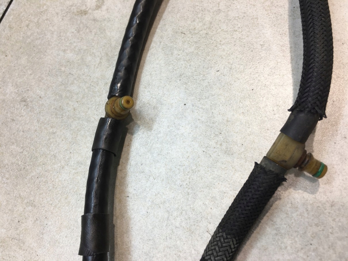 патрубок переливной CITROEN C5 и 2.0