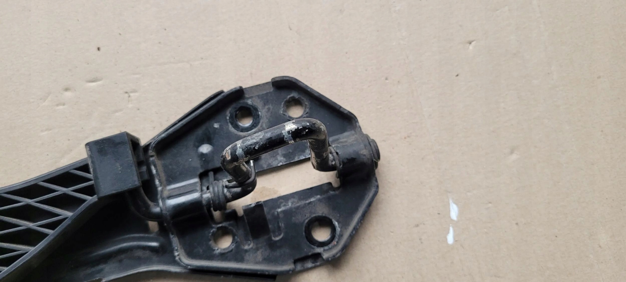 S7 4G A7 RYGIEL bonnet latch lock front 4G8823480B