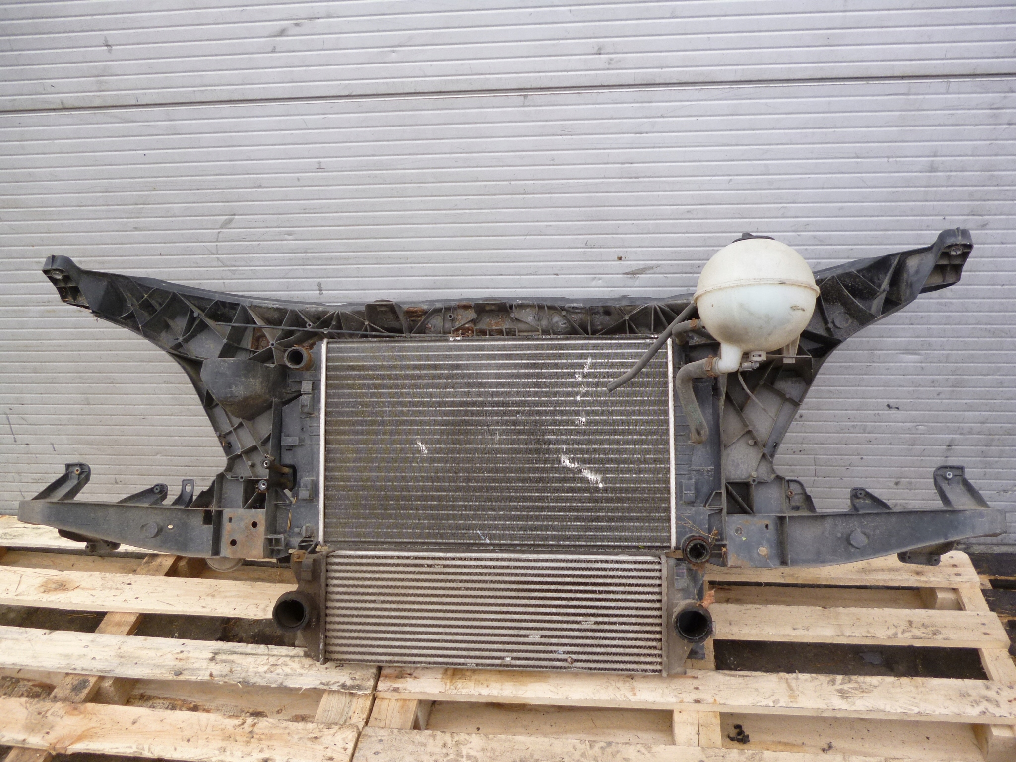 MB SPRINTER W906 Schlossträger Kühler INTERCOOLER