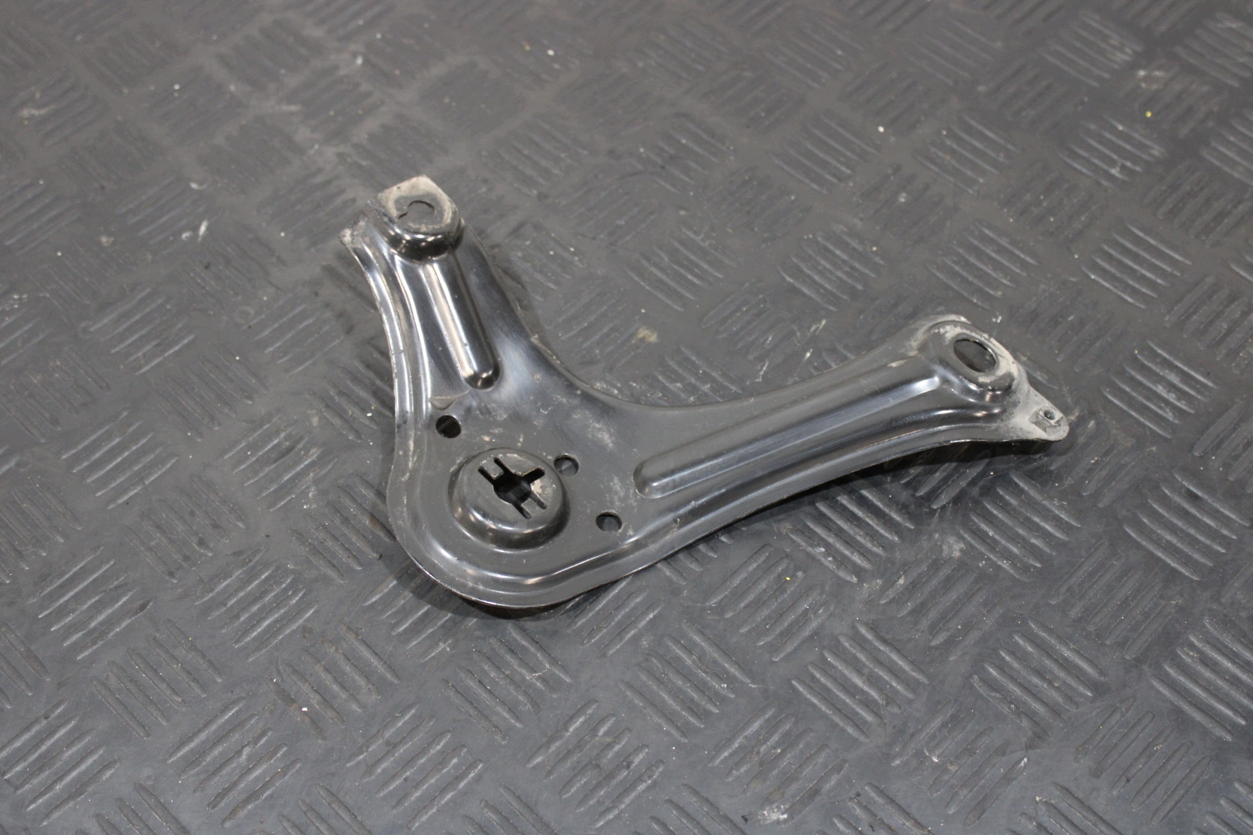 Support Support plaque Console Droite HYUNDAI TUCSON III 3 1.7 CRDI