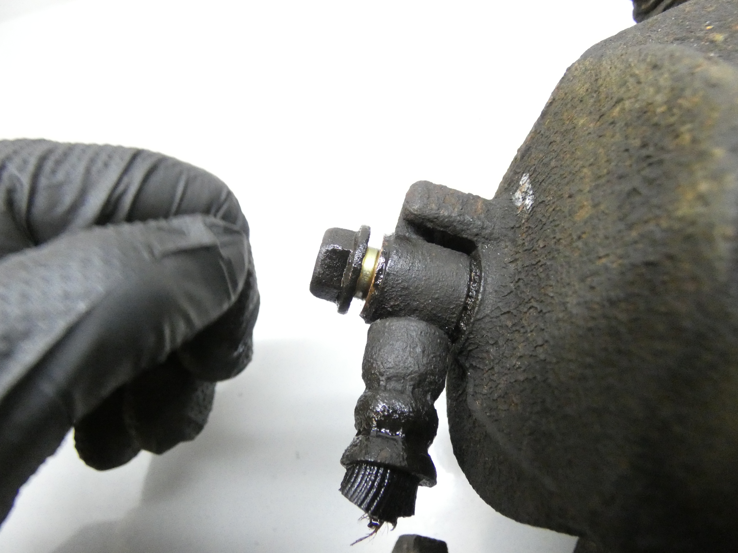 caliper brake right front NISSAN PRIMERA P12 1.8 16V 02-07 LUCAS