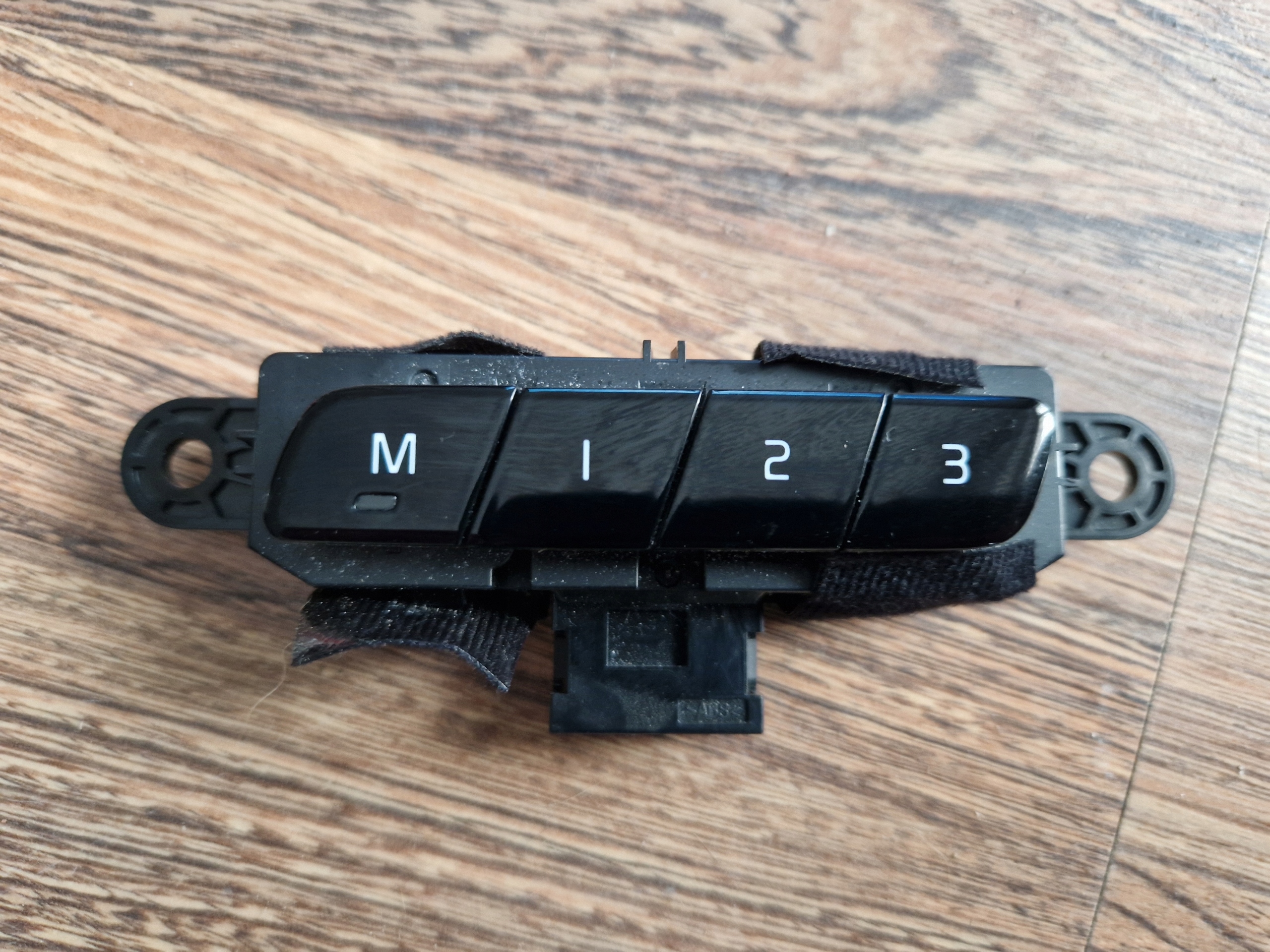 PANEL controls PAMIECI seat right VOLVO XC90 II 31376462