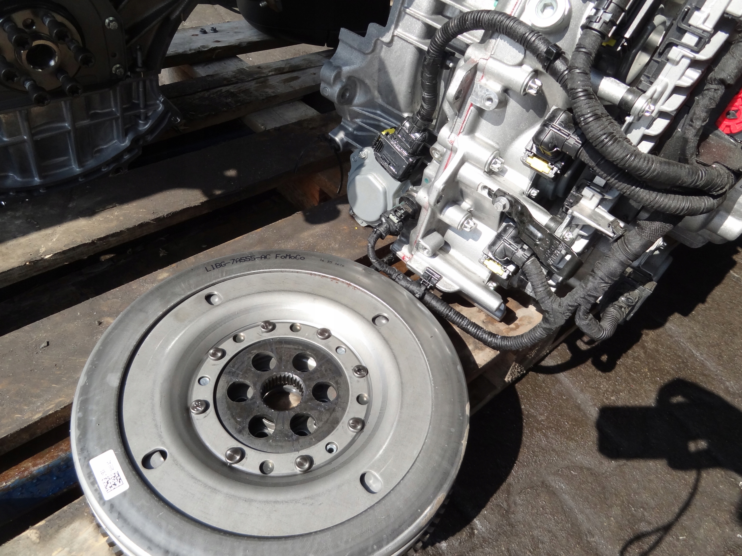 FORD TRANSIT COURIER III MK3 24r 1,0 ECOBOOST AUTOMAT SKRZYNIA R2X1-7000-AB Typ samochodu Samochody dostawcze Samochody osobowe