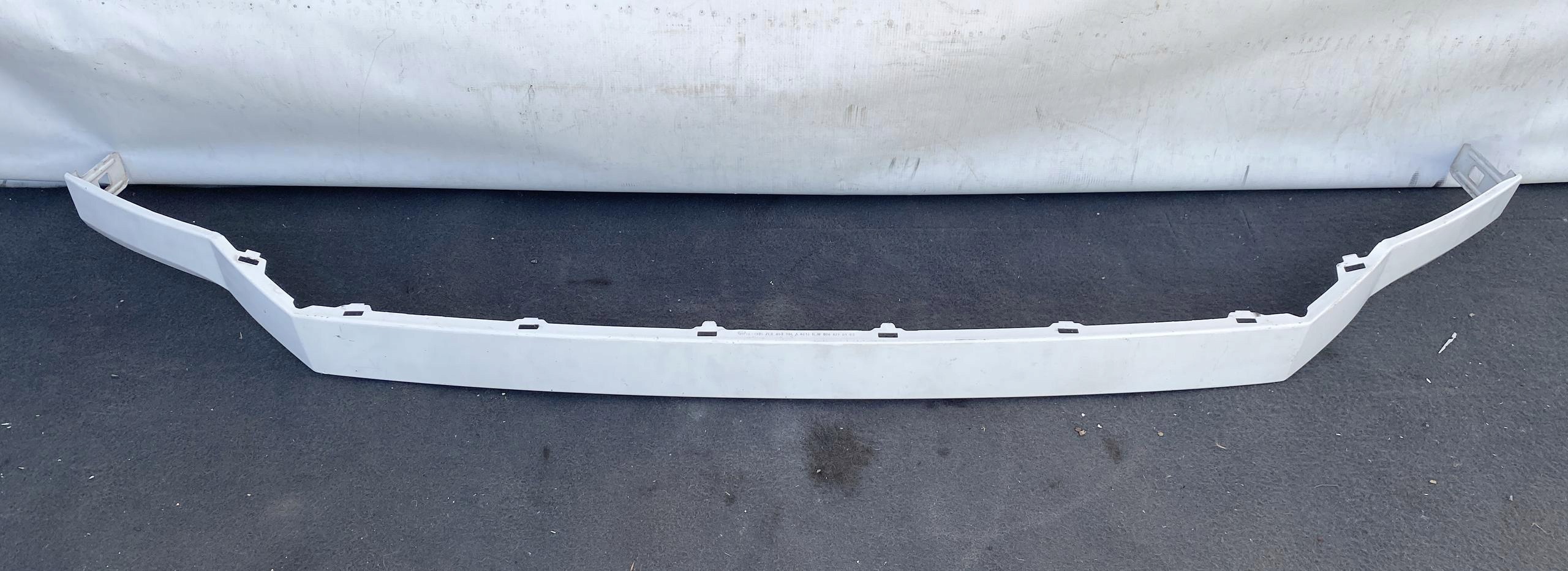 VW CRAFTER 2 MAN TGE 17- plech kovová lišta pod ATRAPE BIALA originál