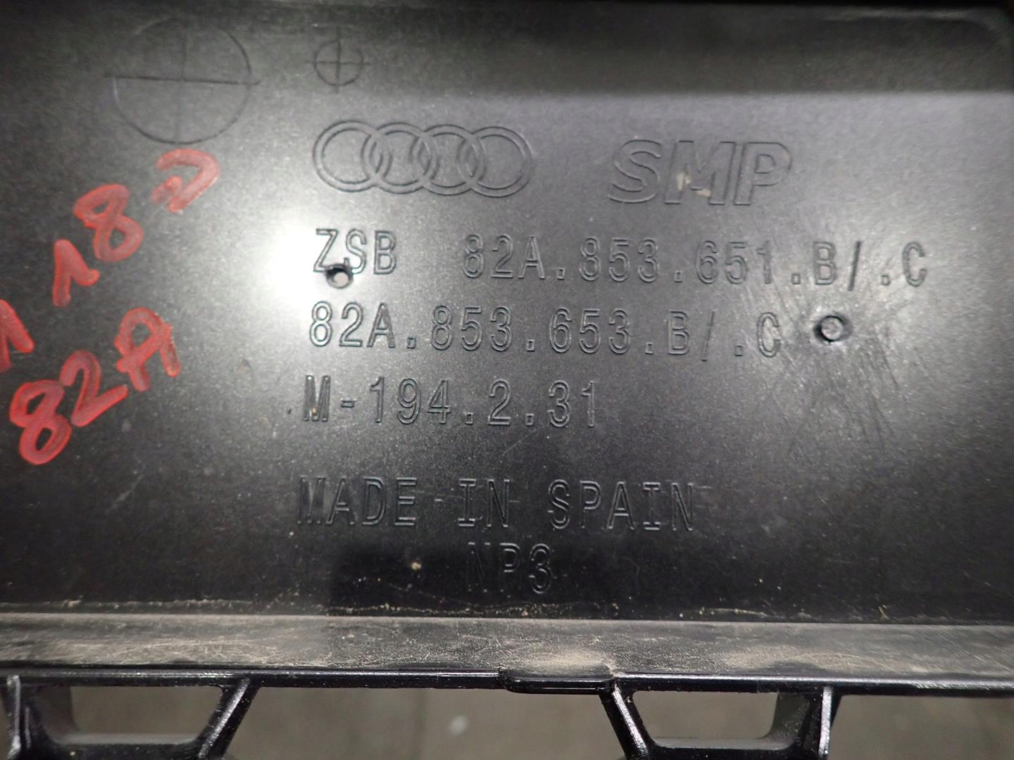 Grill AUDI A1 II 2018- 82A853651B