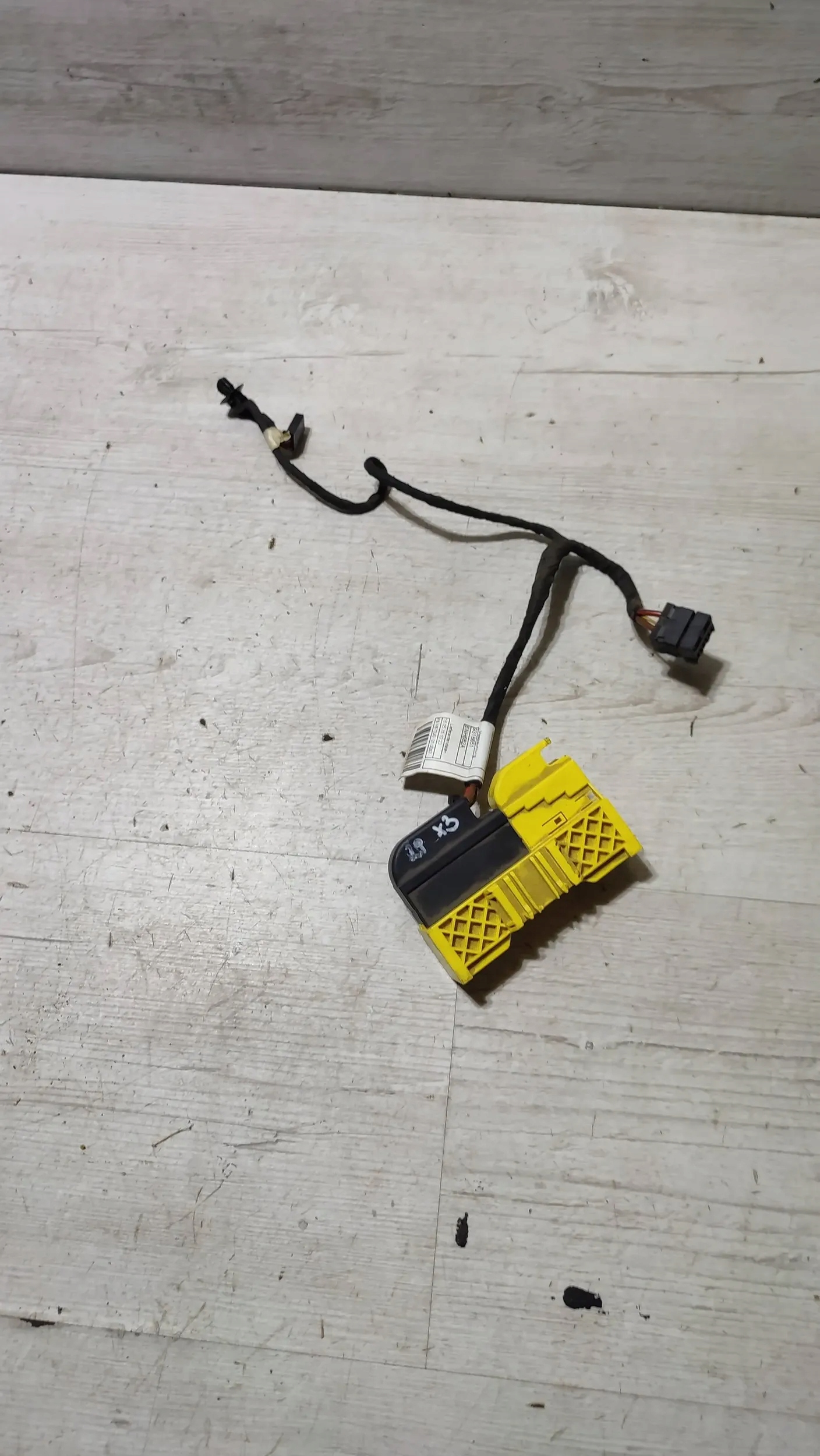 BMW X3 F25 15r 2.0d bundle zaglowka left front