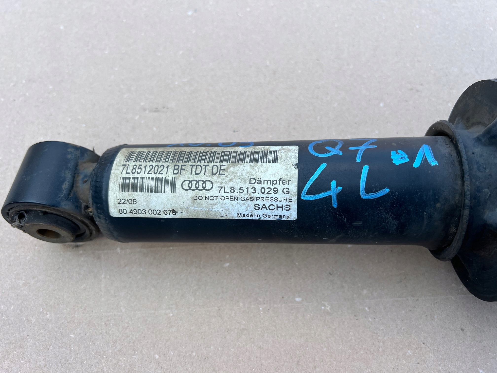 AUDI Q7 4L shock absorber rear part left right rear 7L8512021BF