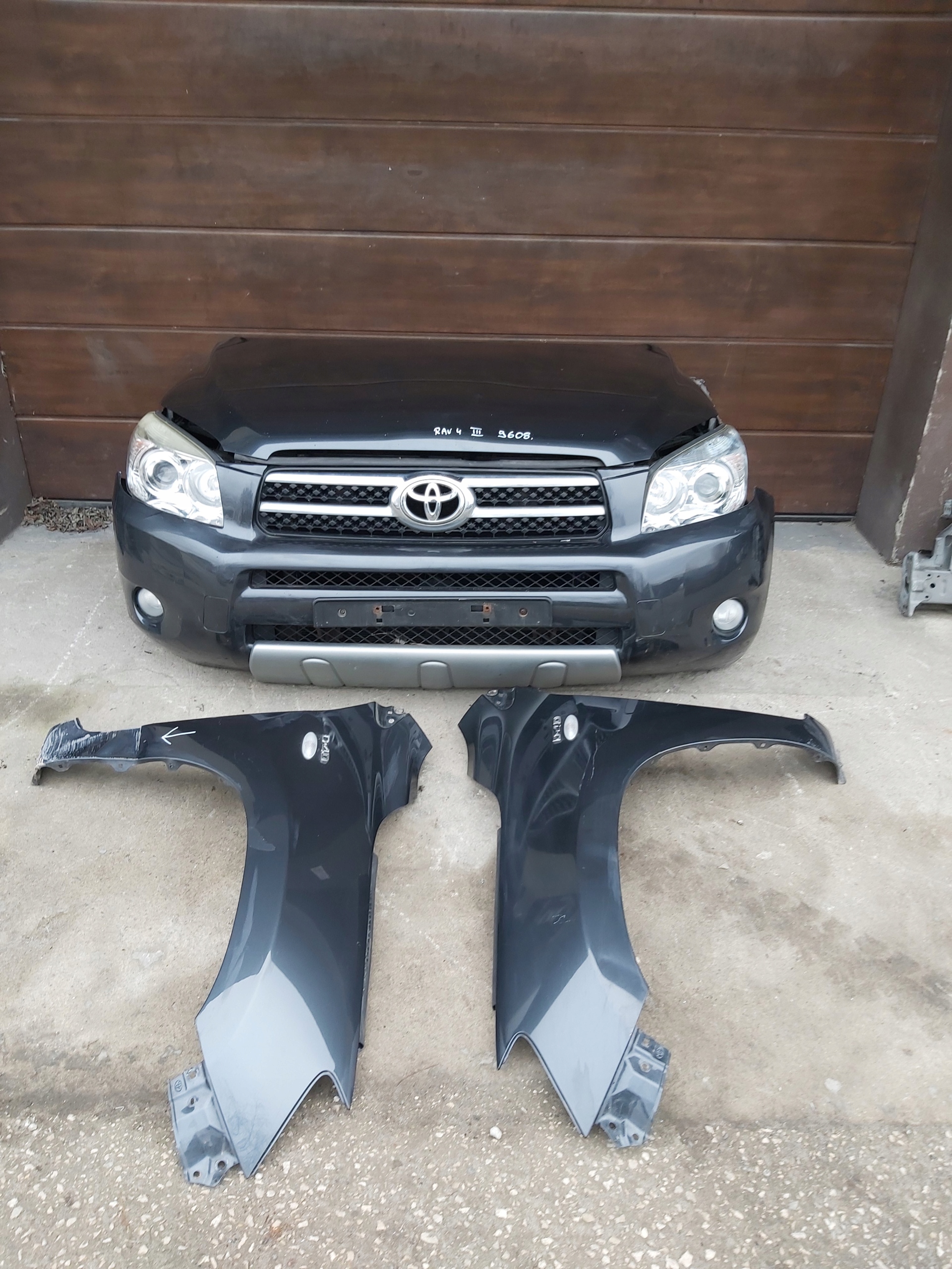 Toyota Rav4 III kompletny przód zderzak maska pas
