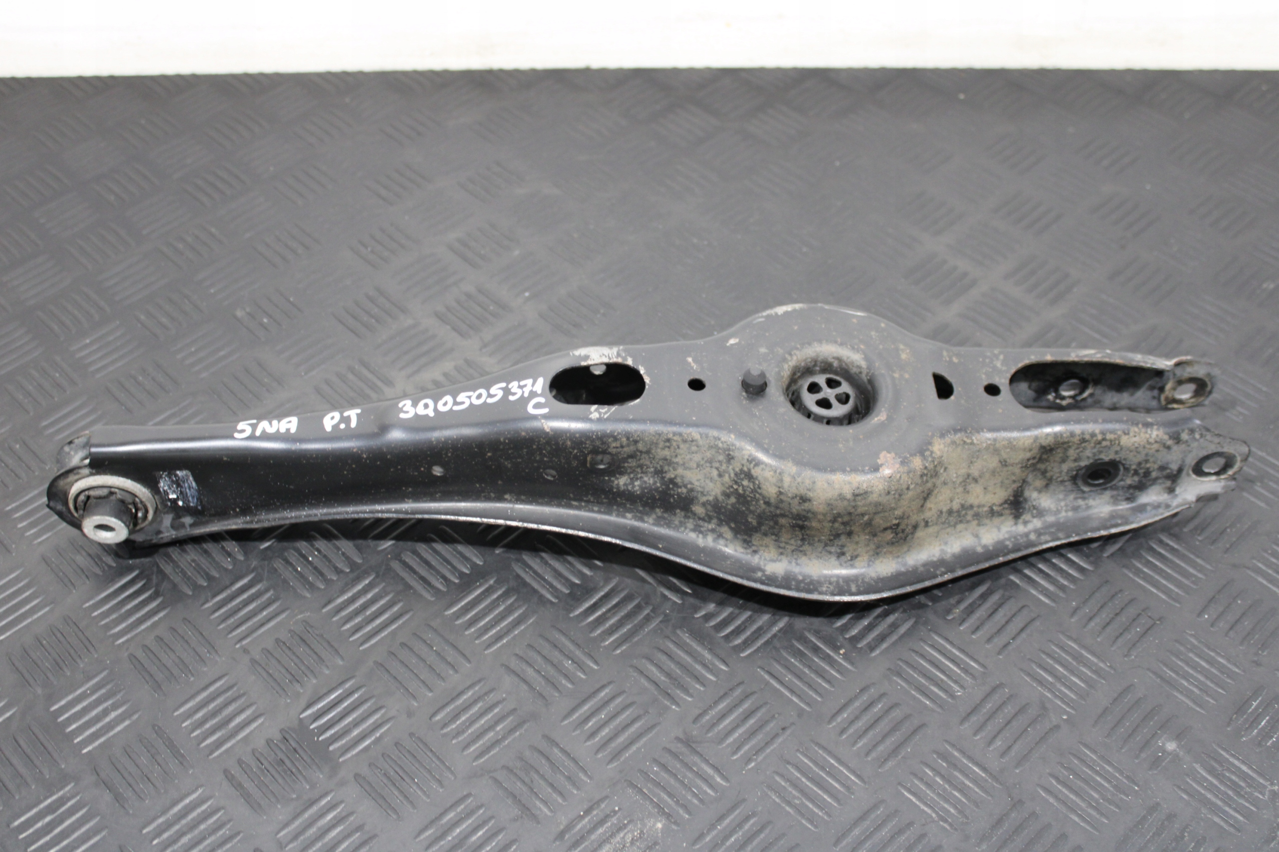Querlenker rechts heck TIGUAN II 2 5NA 3Q0505371C