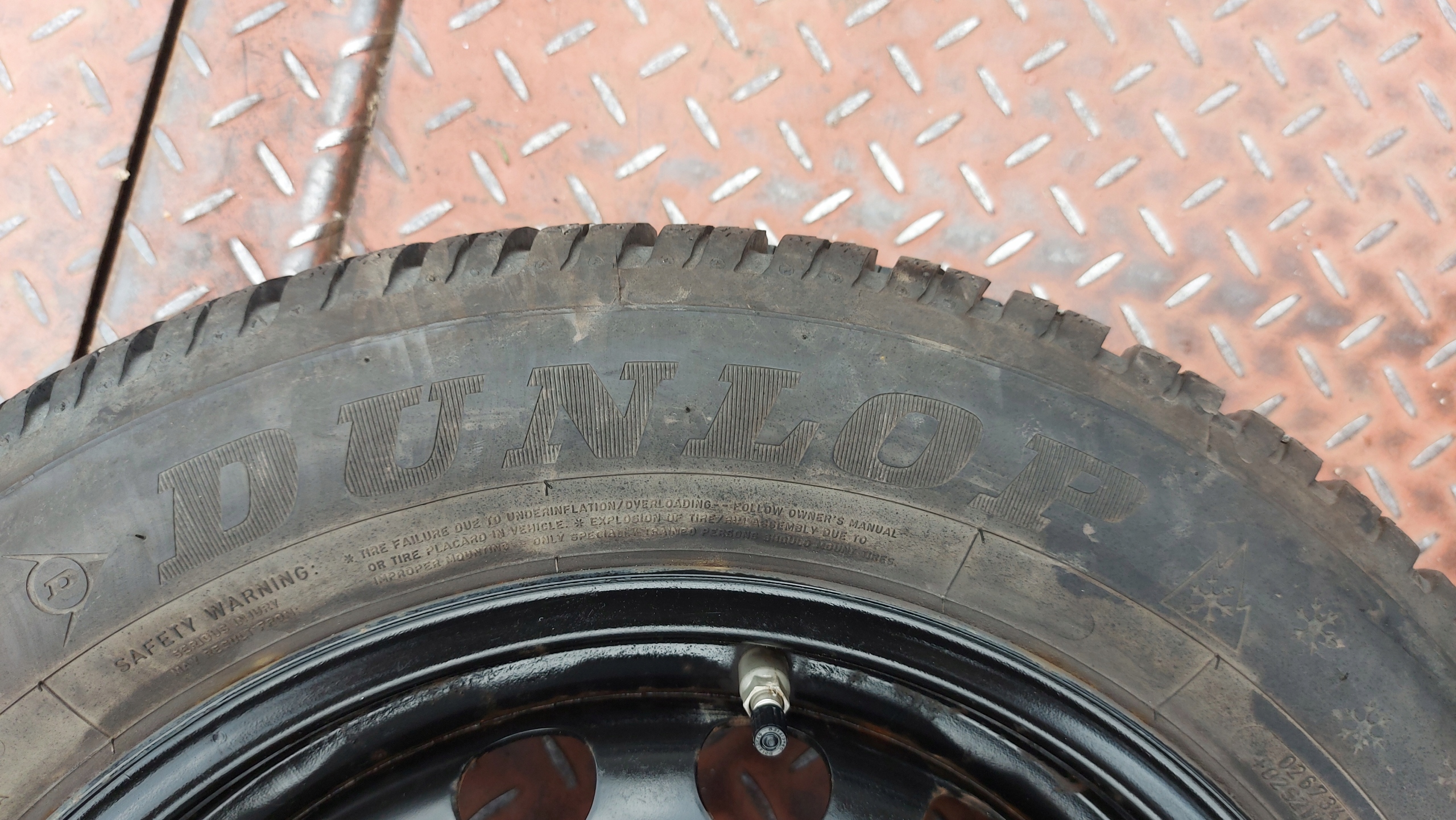 DUNLOP WINTER RESPONSE 2 175/65R15 tyres winter 7mm