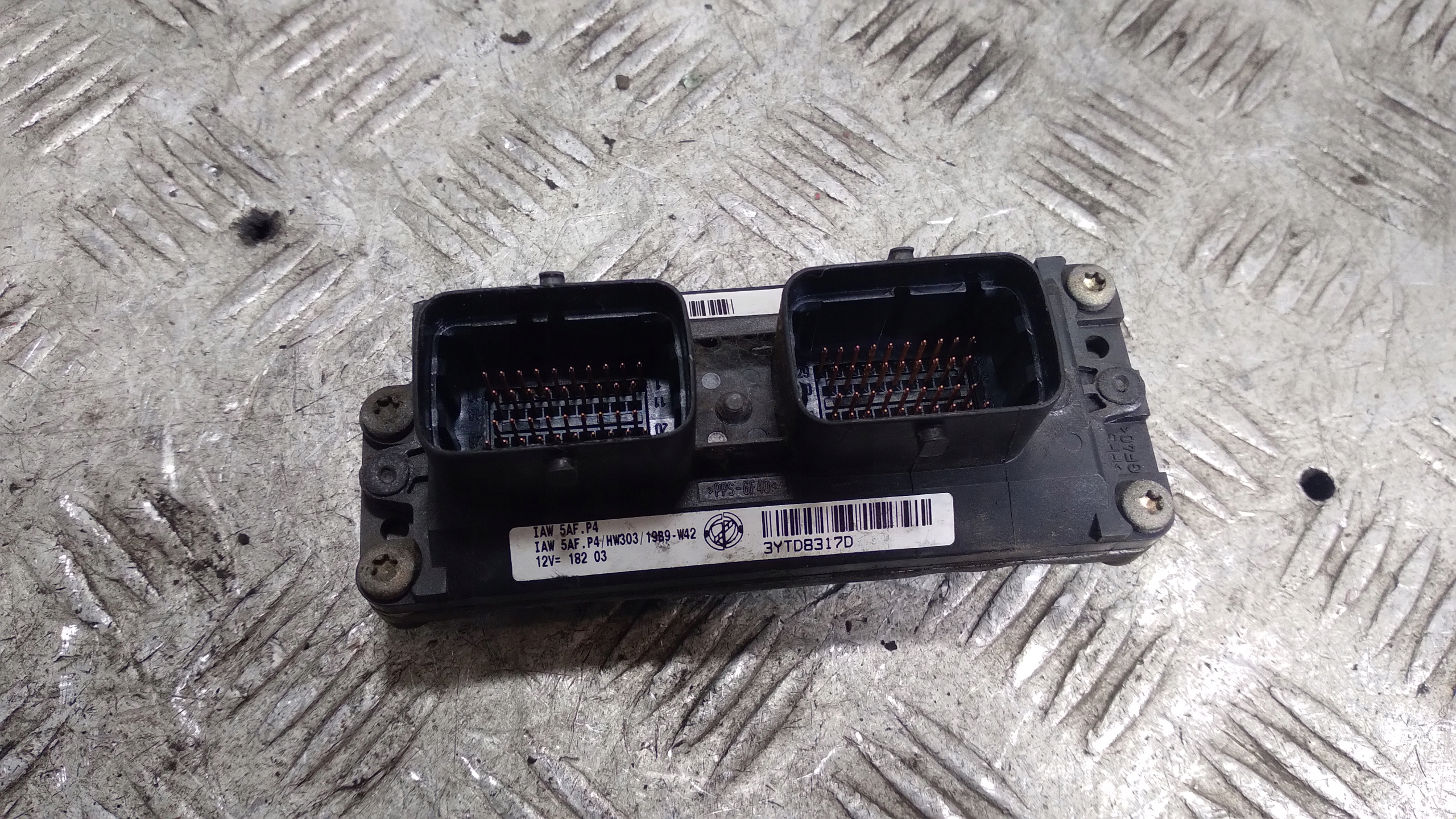 computer of the engine control unit FIAT PUNTO 2 FL 1.2B 55187378