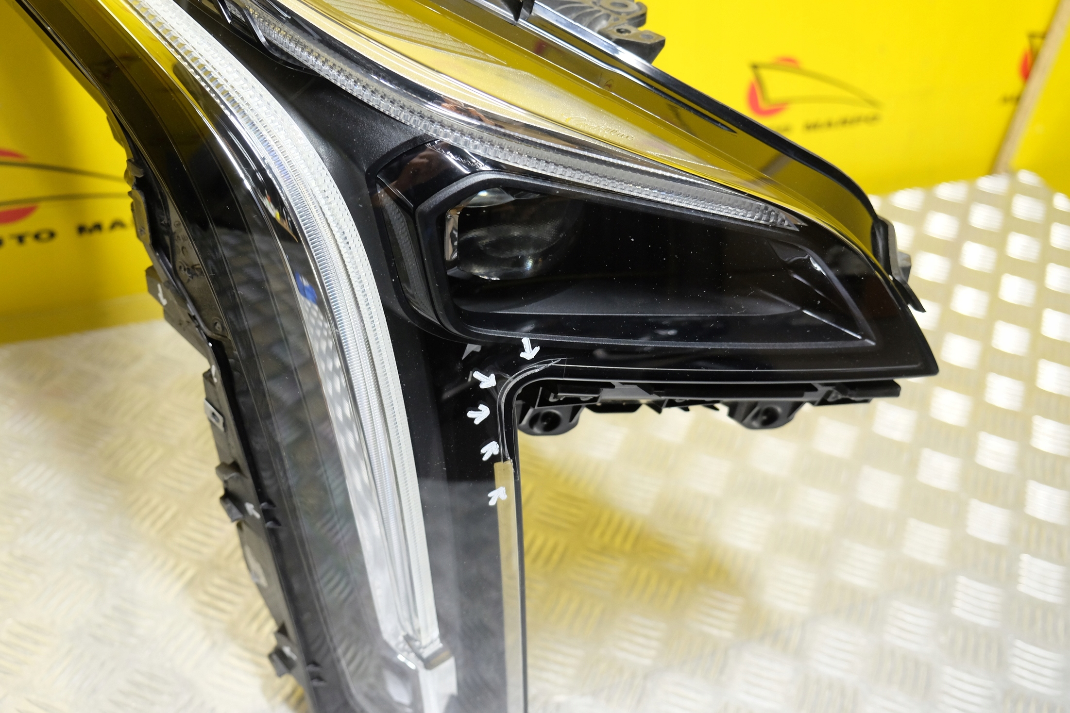 CADILLAC XT4 2019- REFLEKTOR LAMPA LED USA R USA Producent części Cadillac OE